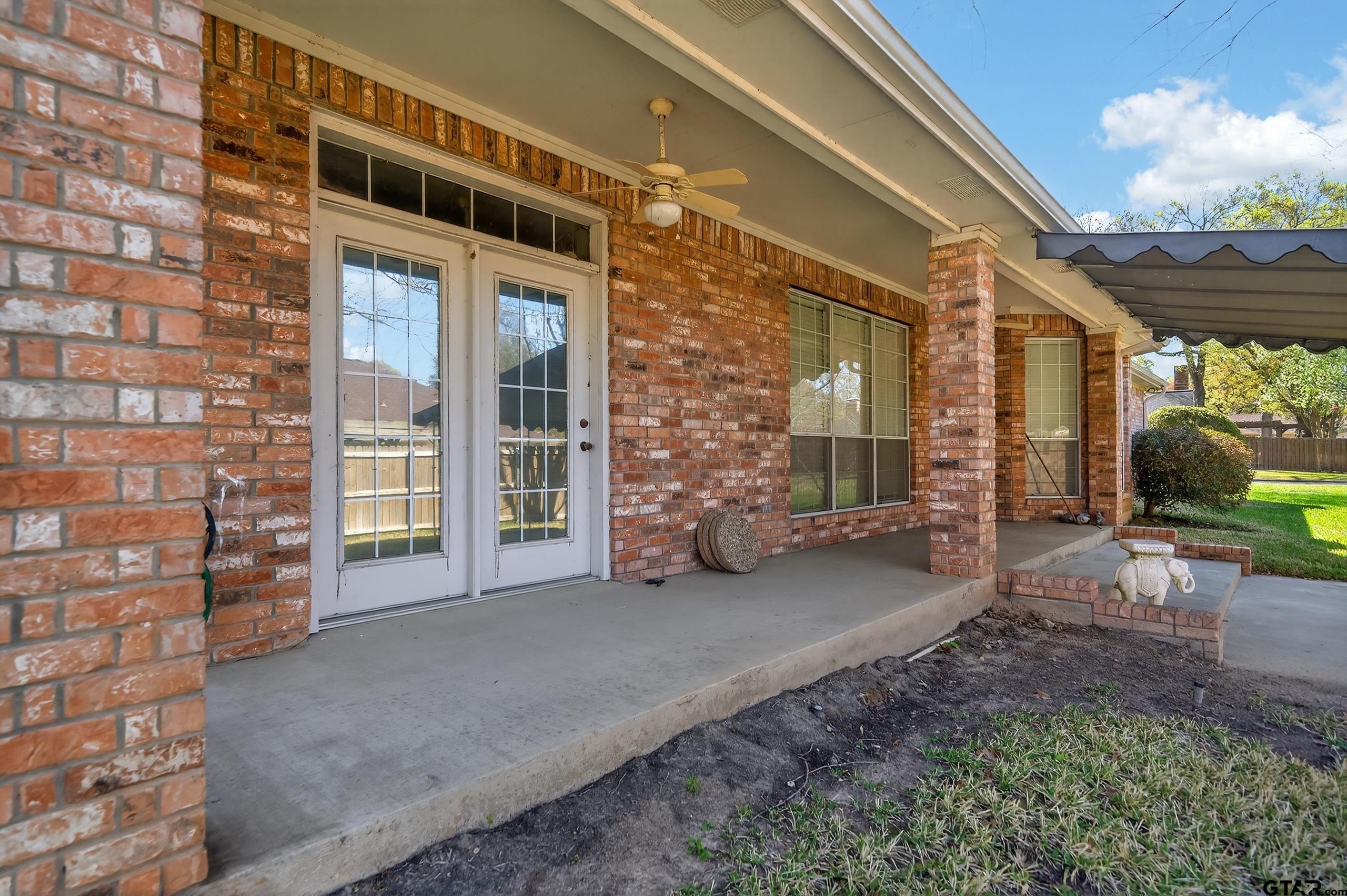1106 Lonnie Dr