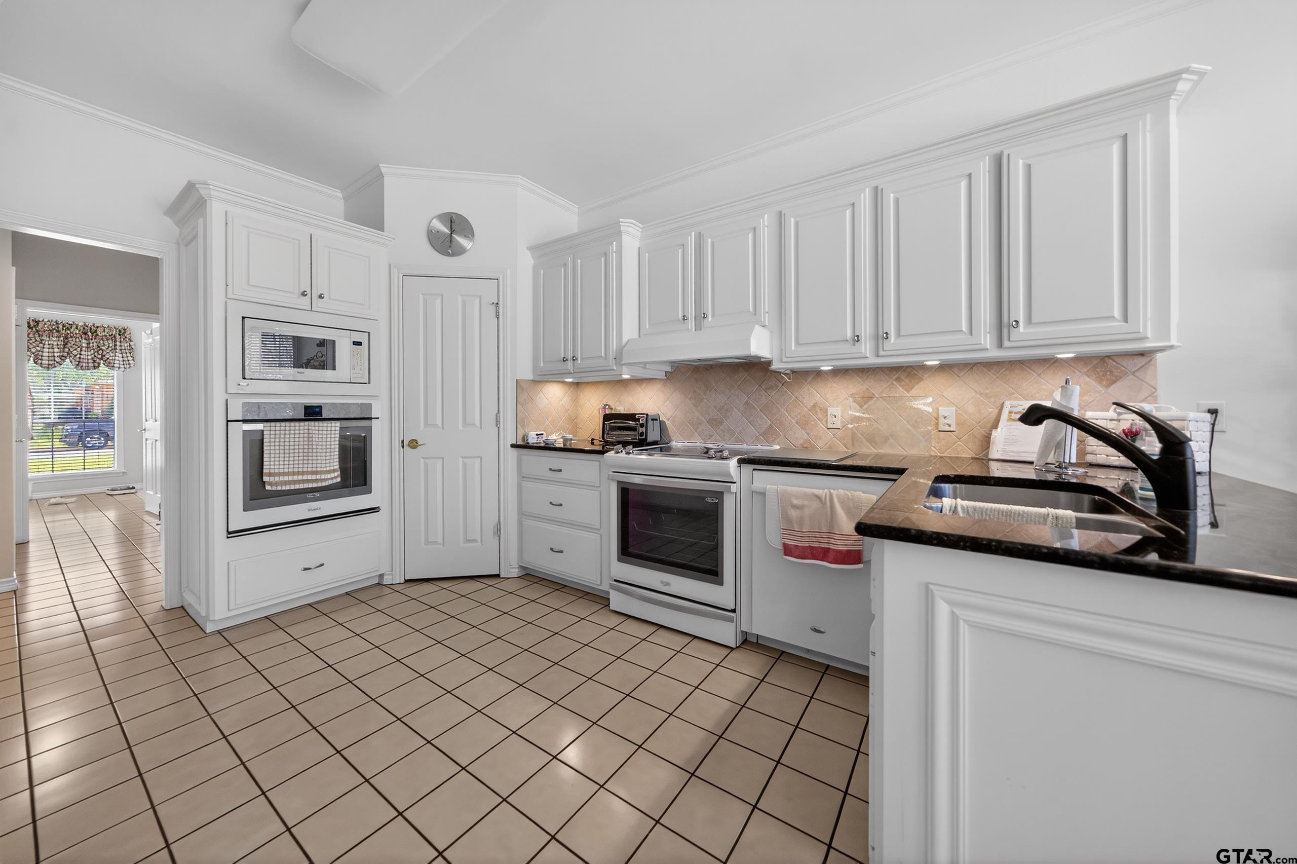 1106 Lonnie Dr