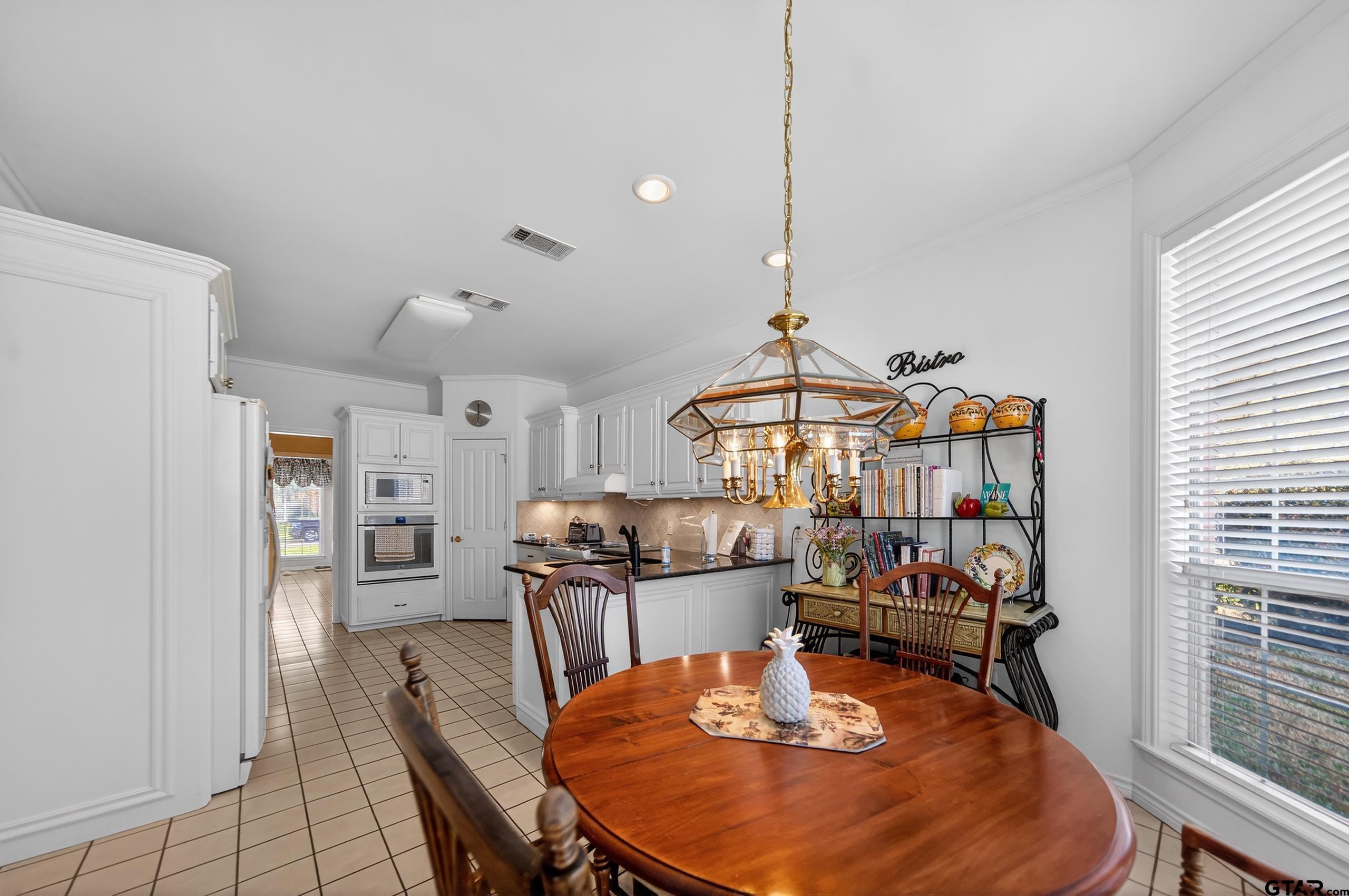 1106 Lonnie Dr