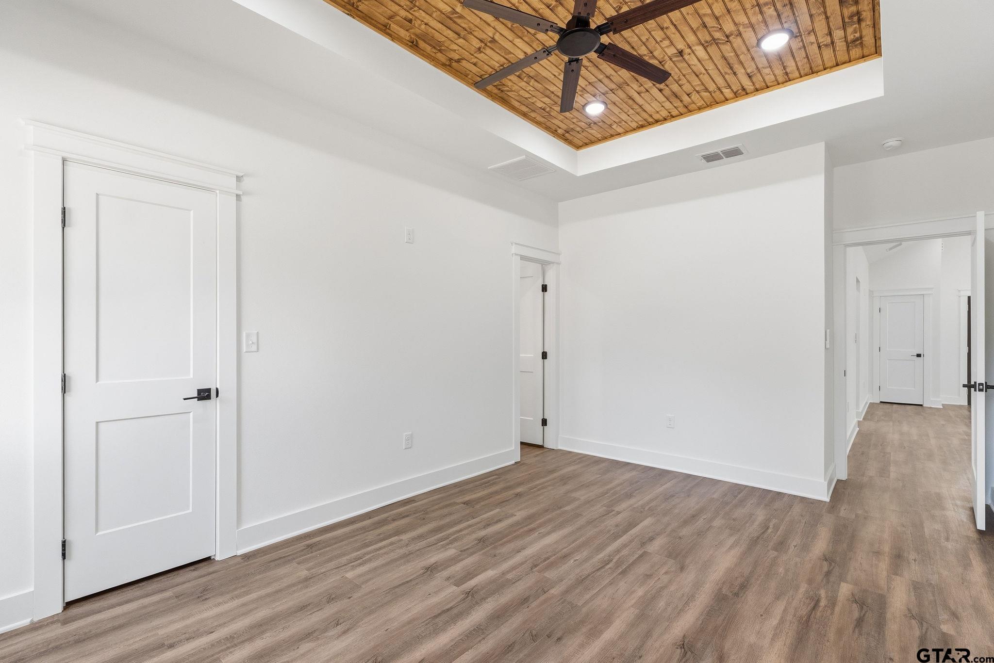 11029 Forest Lane