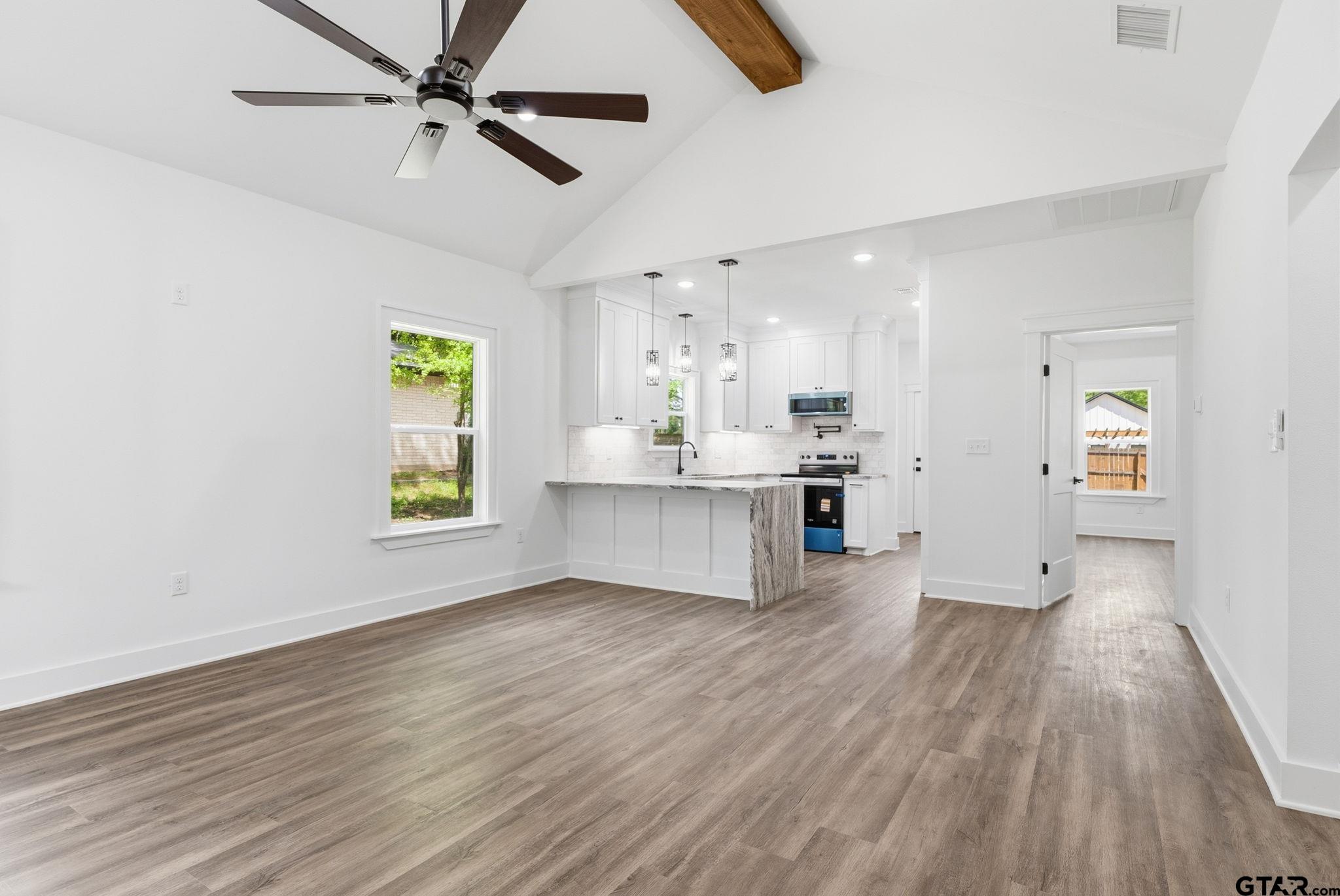 11029 Forest Lane