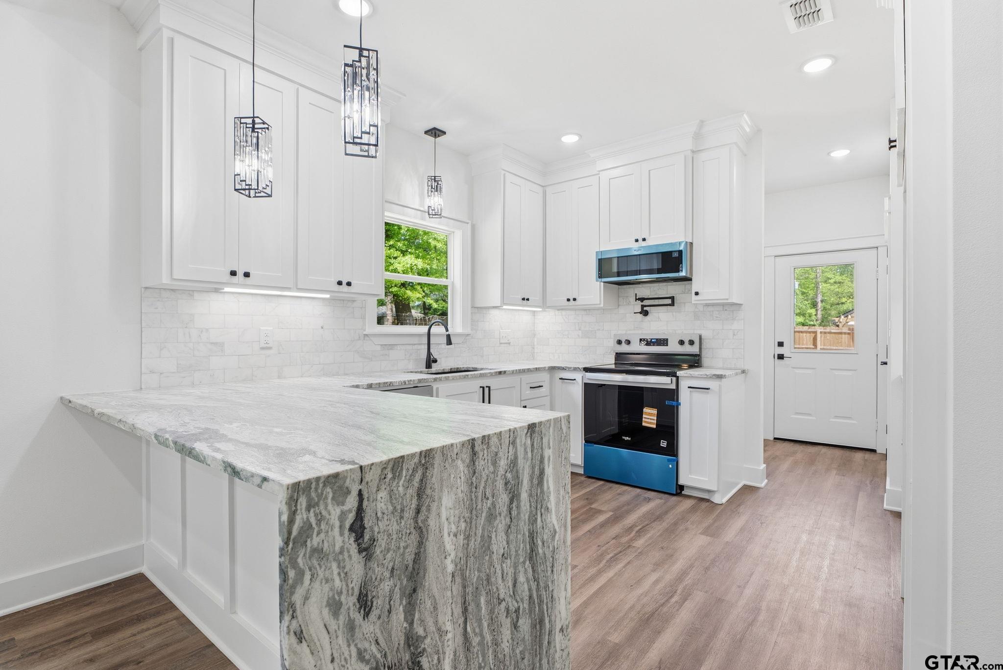 11029 Forest Lane