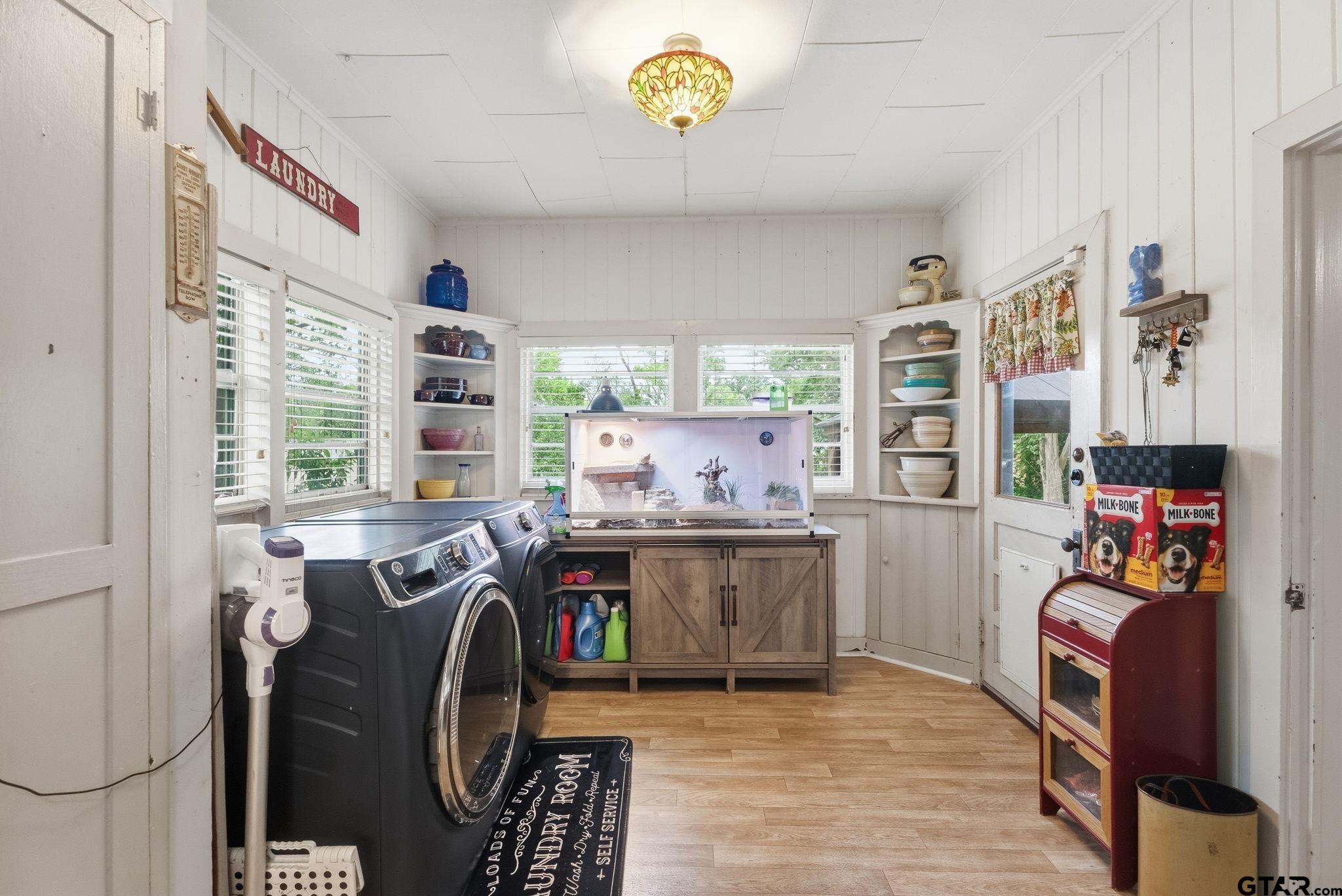 1011 W Rusk