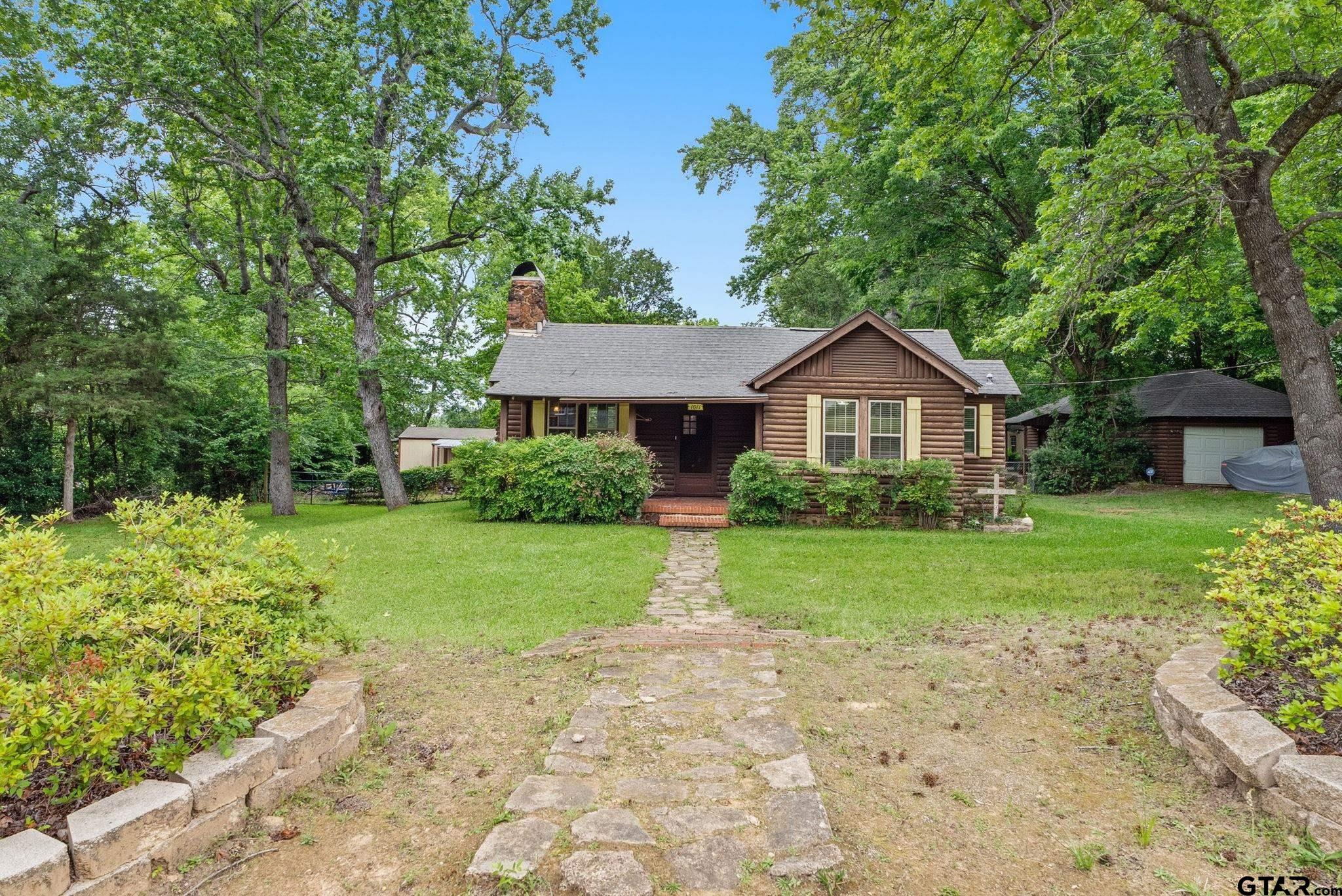 1011 W Rusk