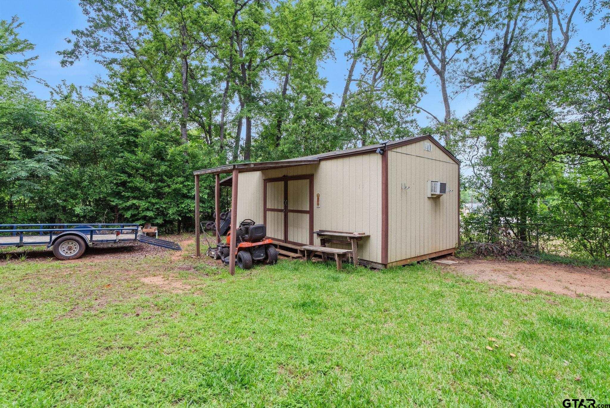1011 W Rusk