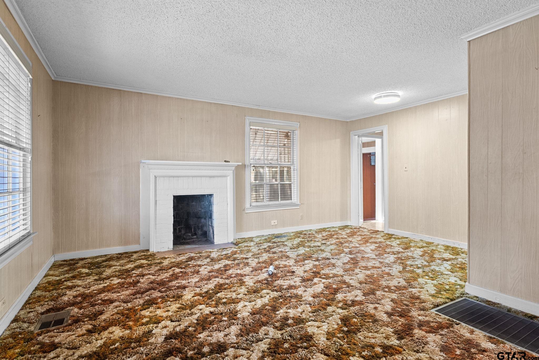 3819 Old Chandler