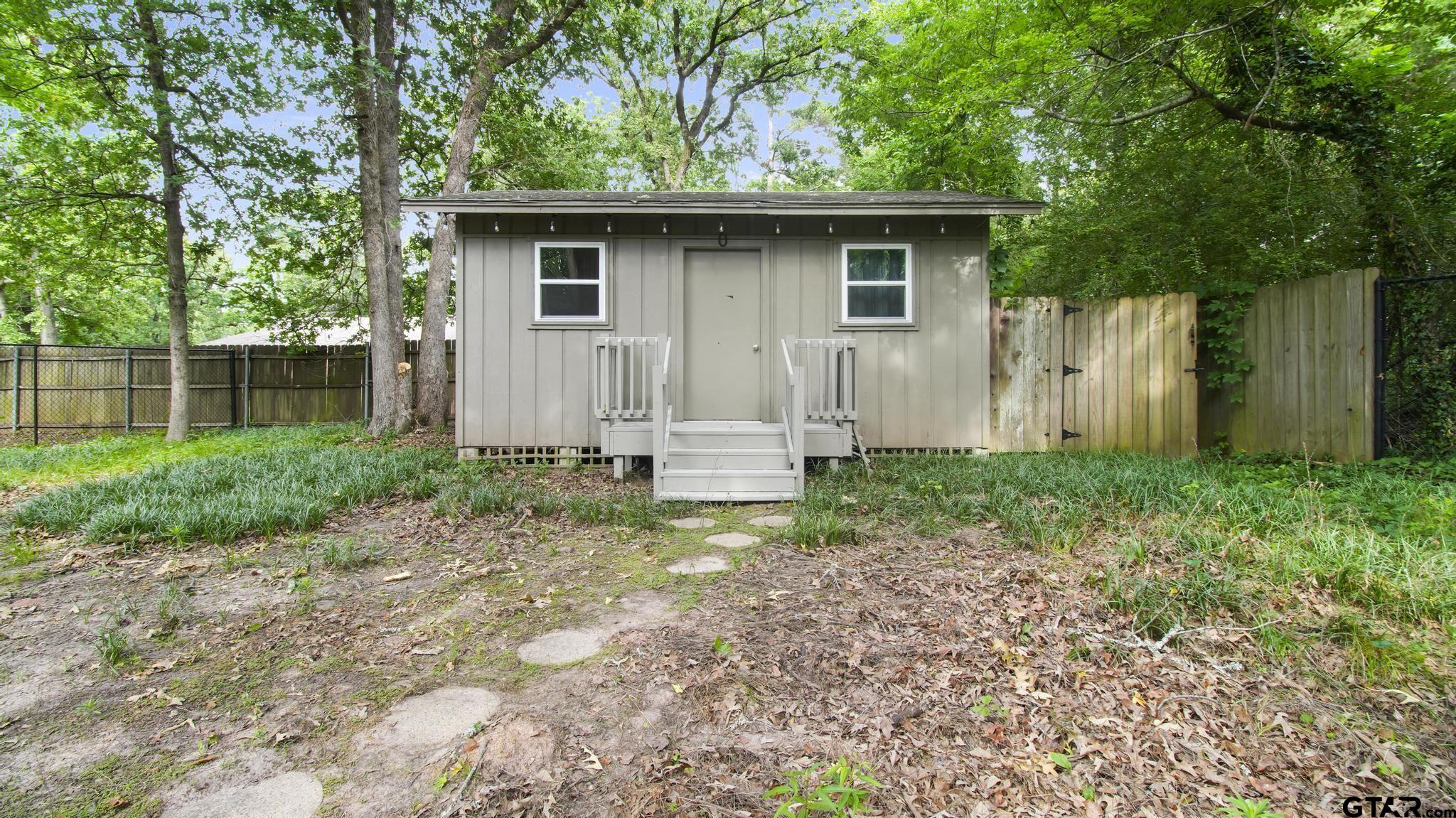 10349 Lakeshore