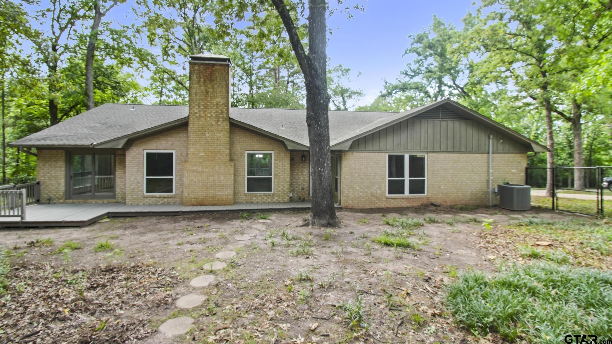 10349 Lakeshore