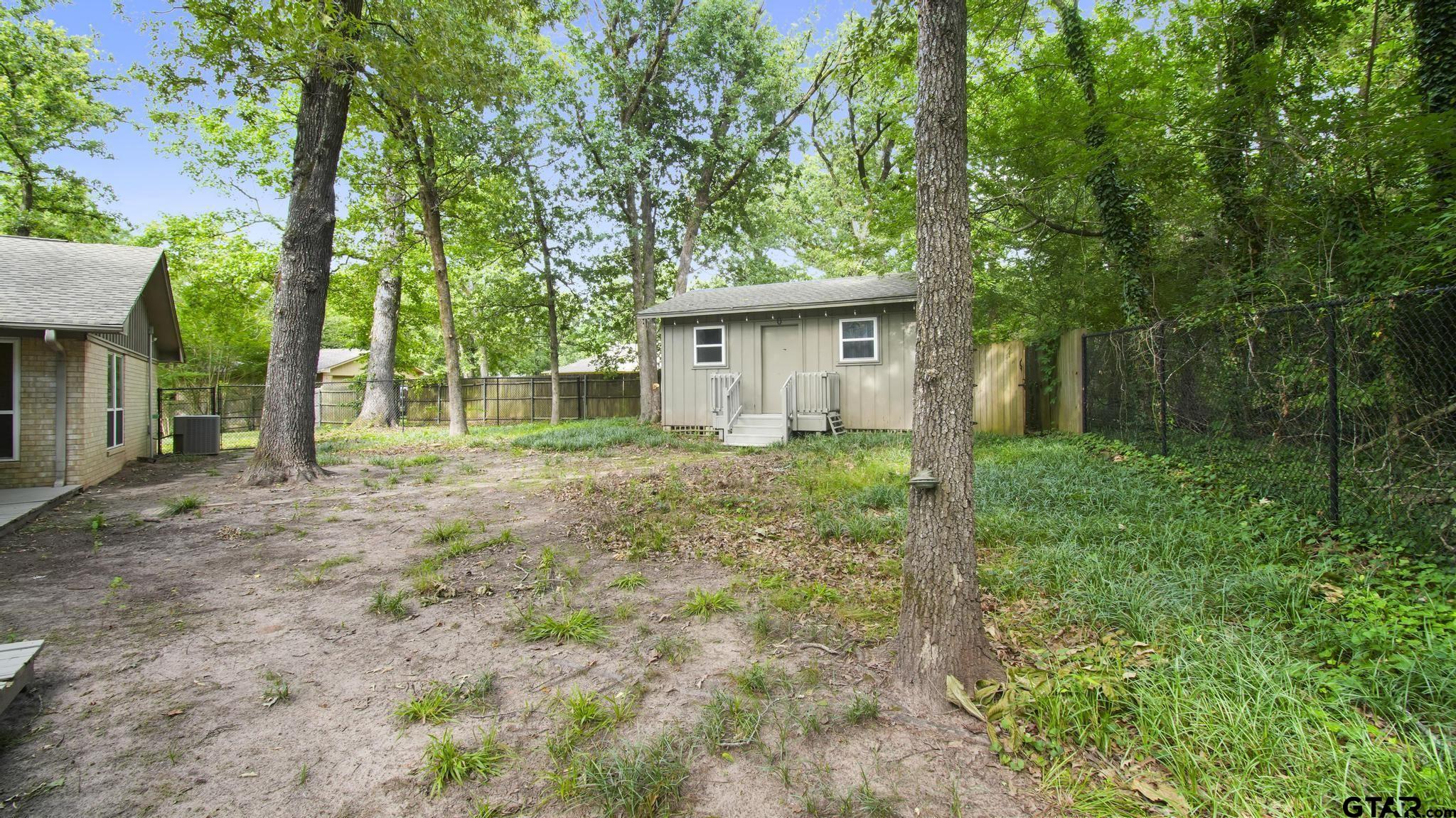 10349 Lakeshore