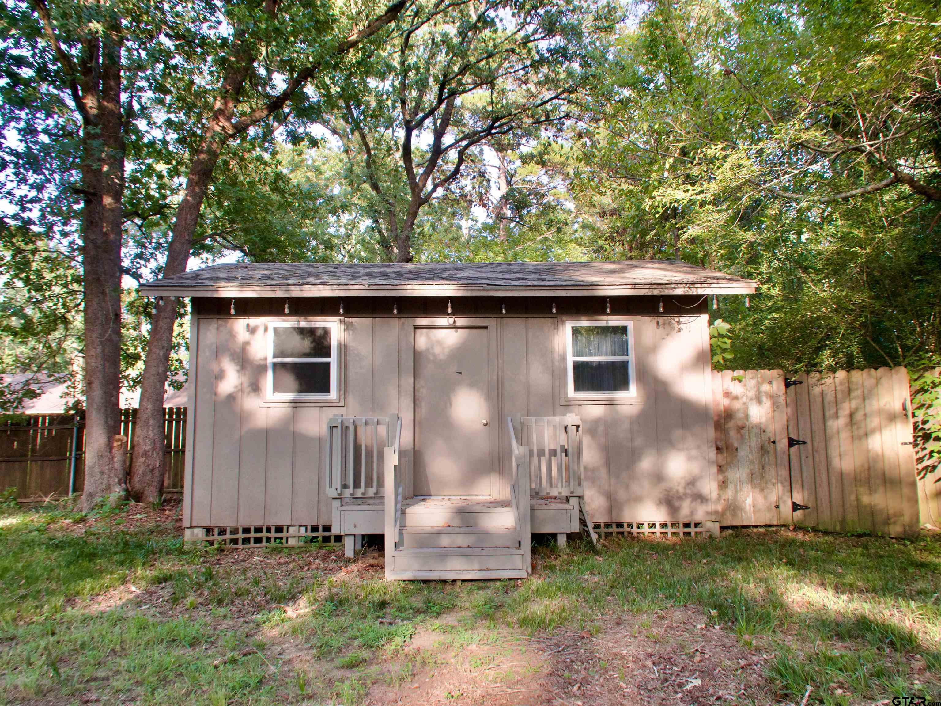 10349 Lakeshore