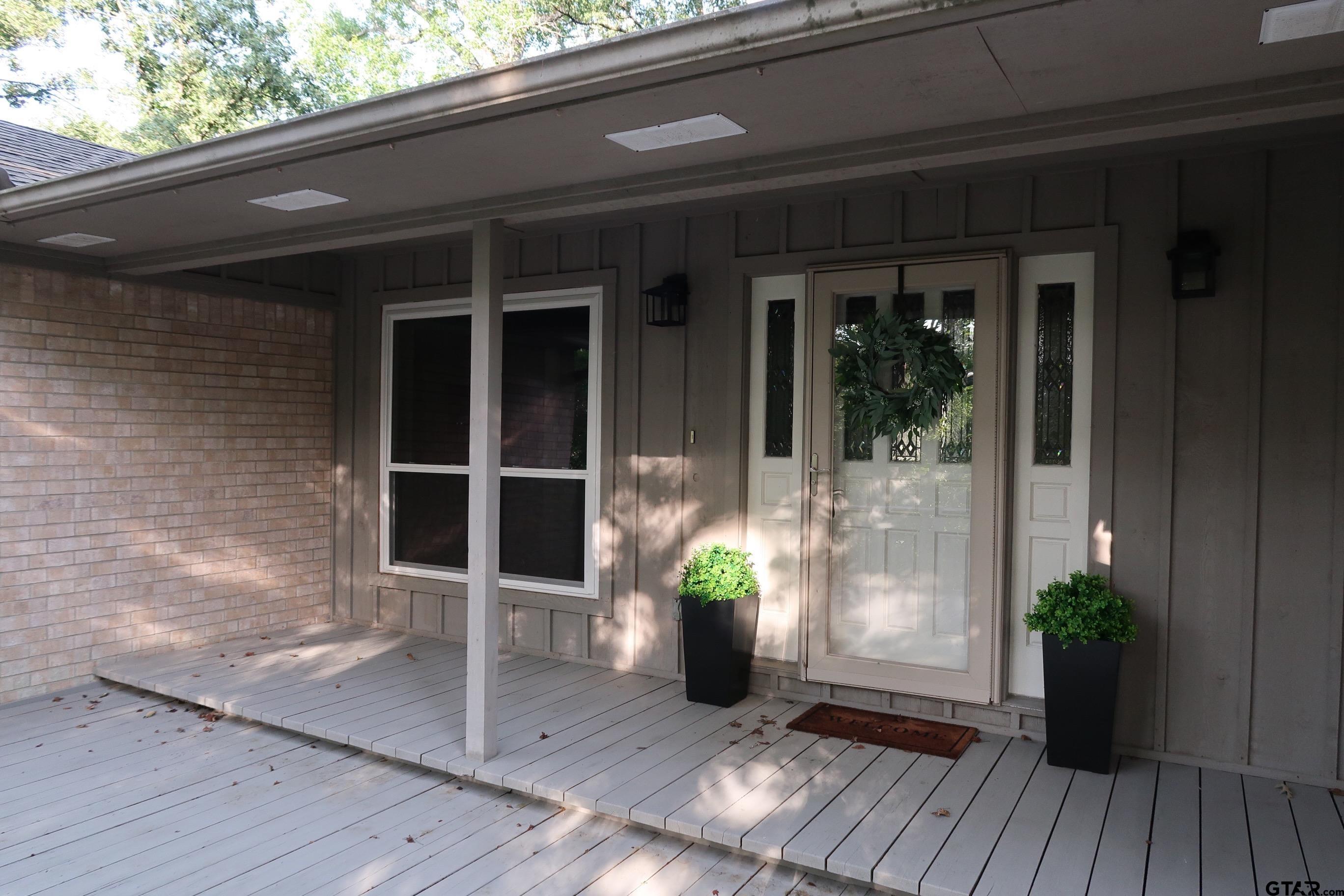 10349 Lakeshore