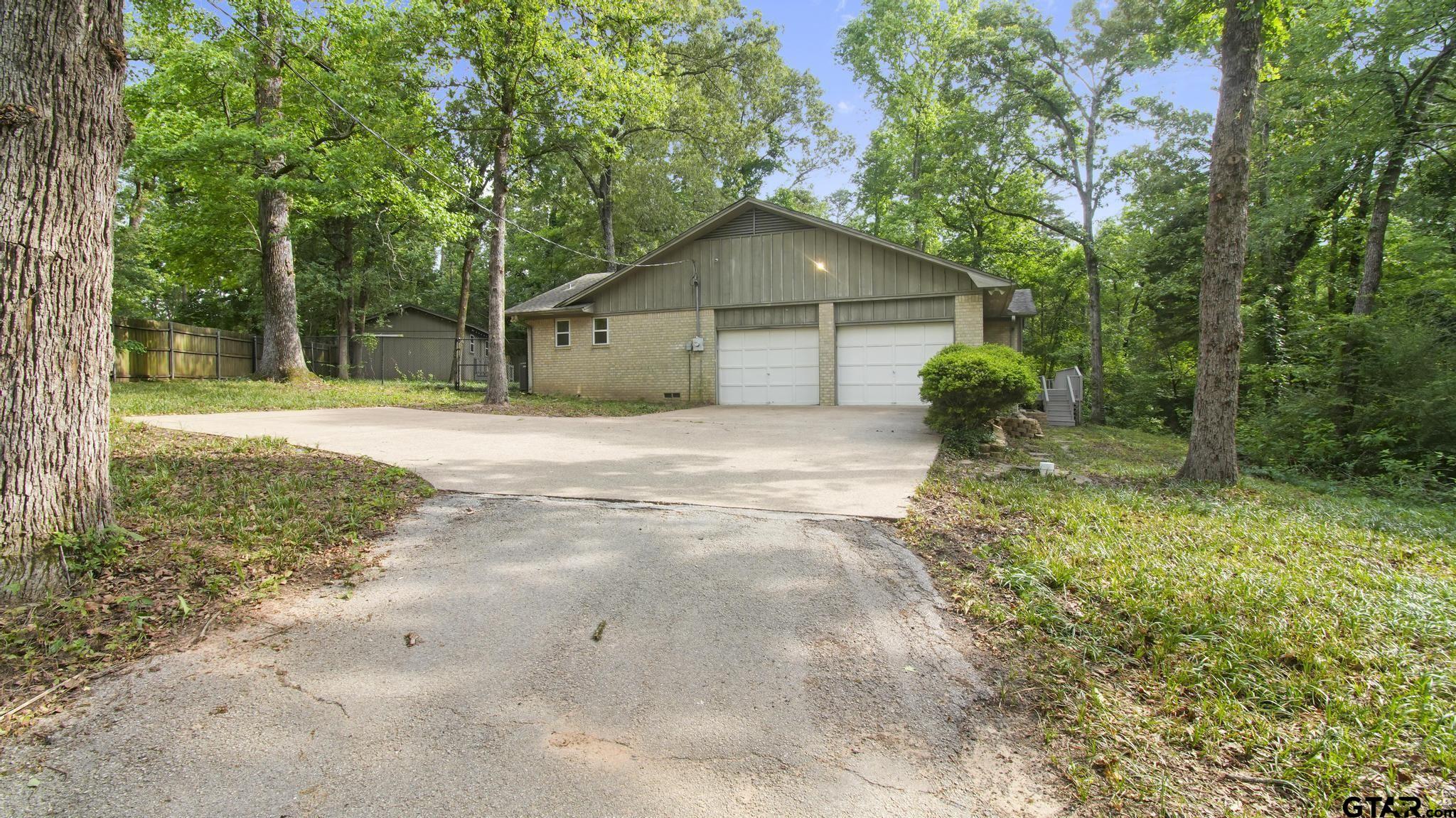 10349 Lakeshore