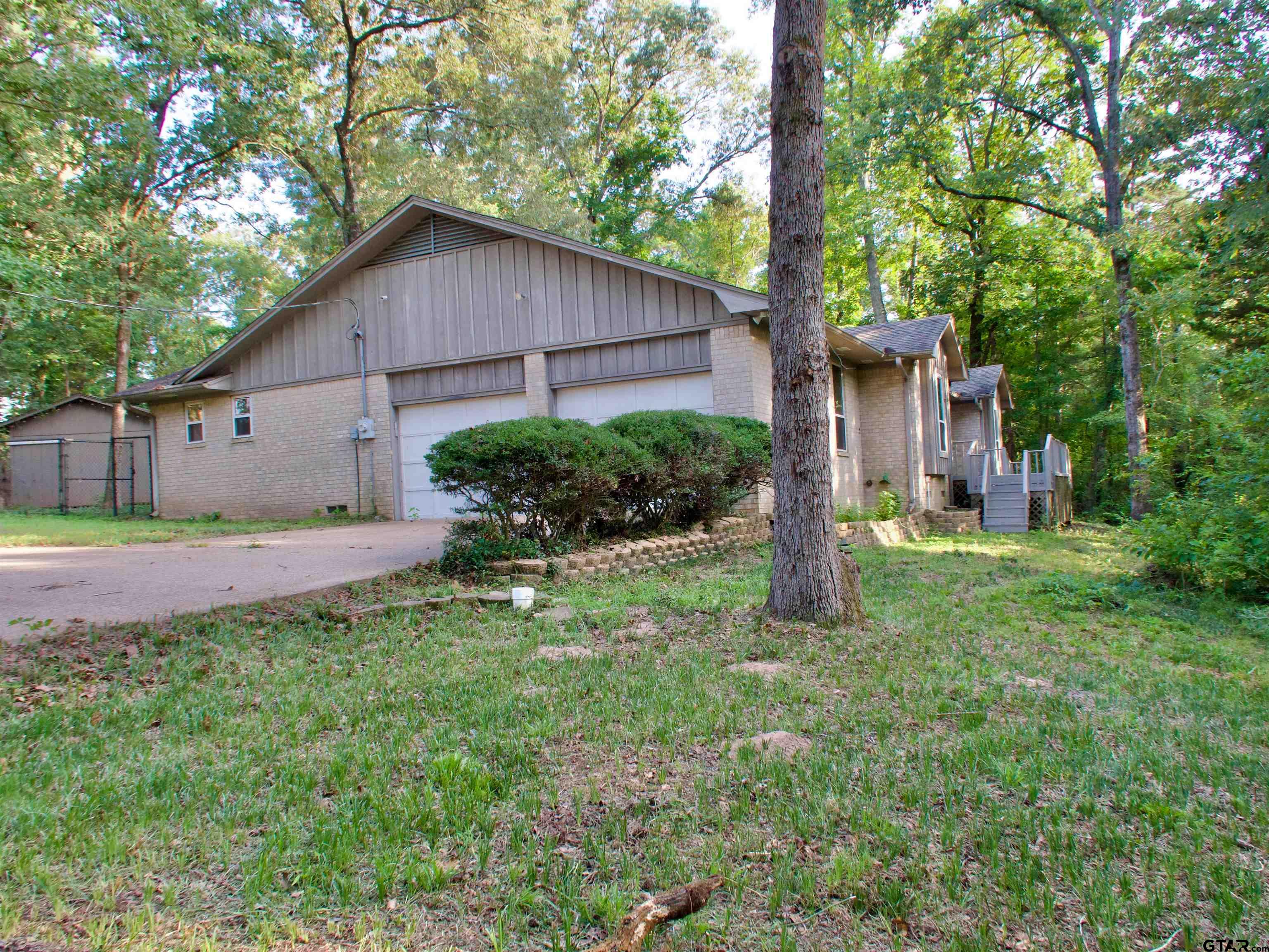 10349 Lakeshore