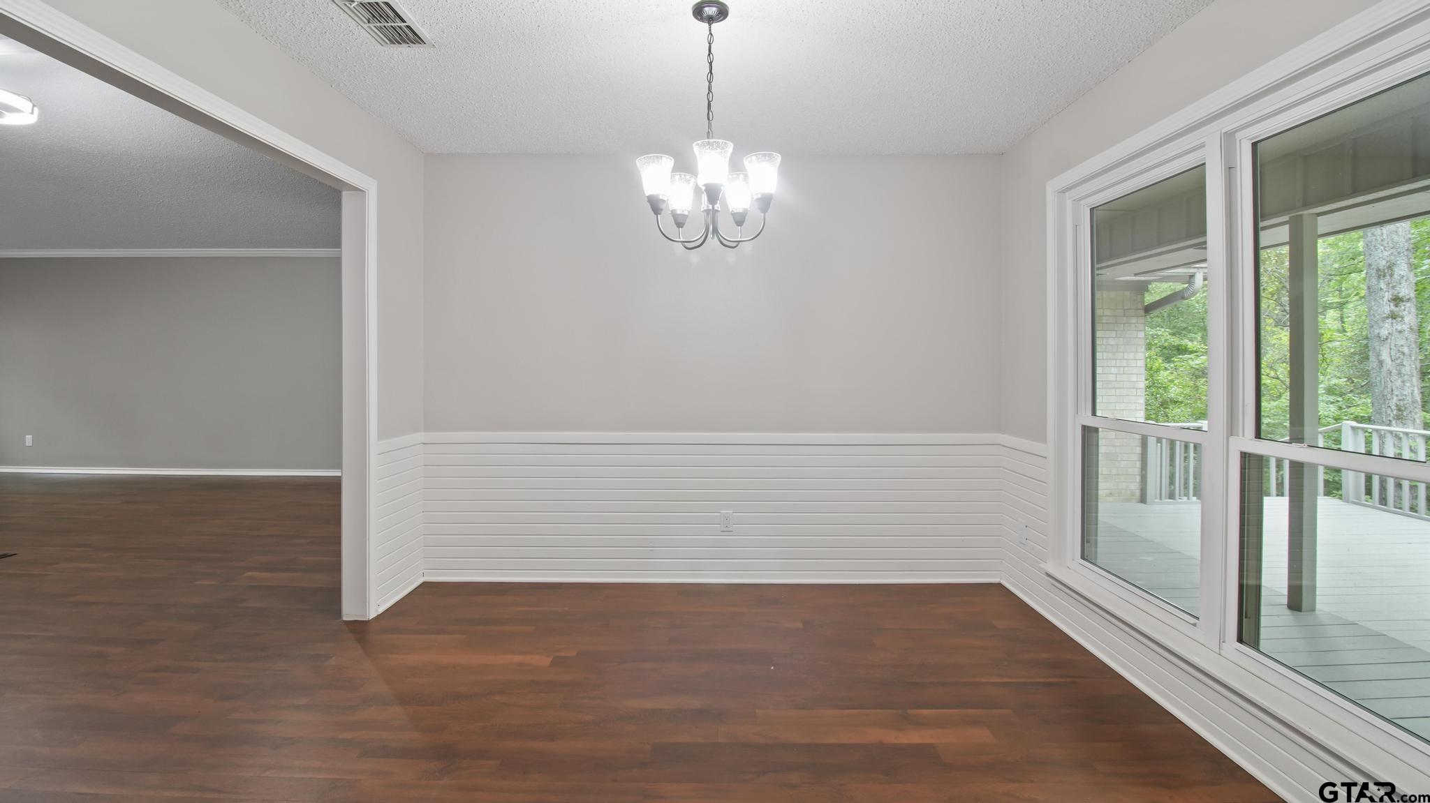 10349 Lakeshore