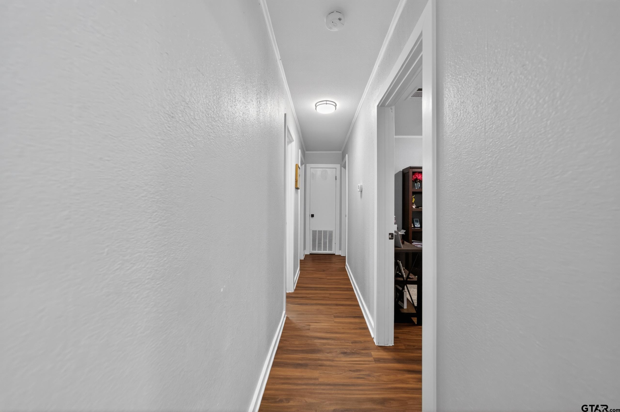 614 Colonial Dr