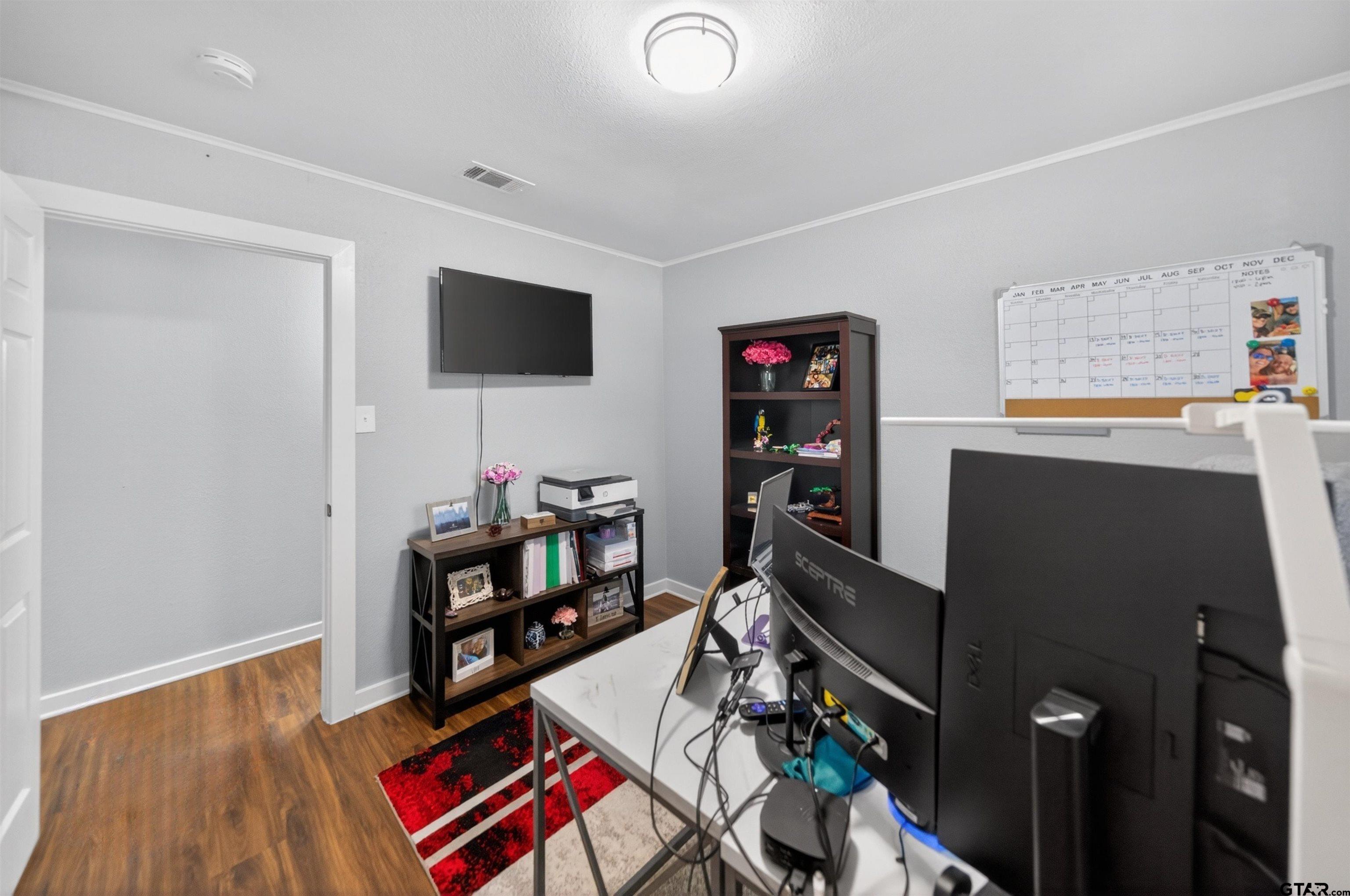 614 Colonial Dr
