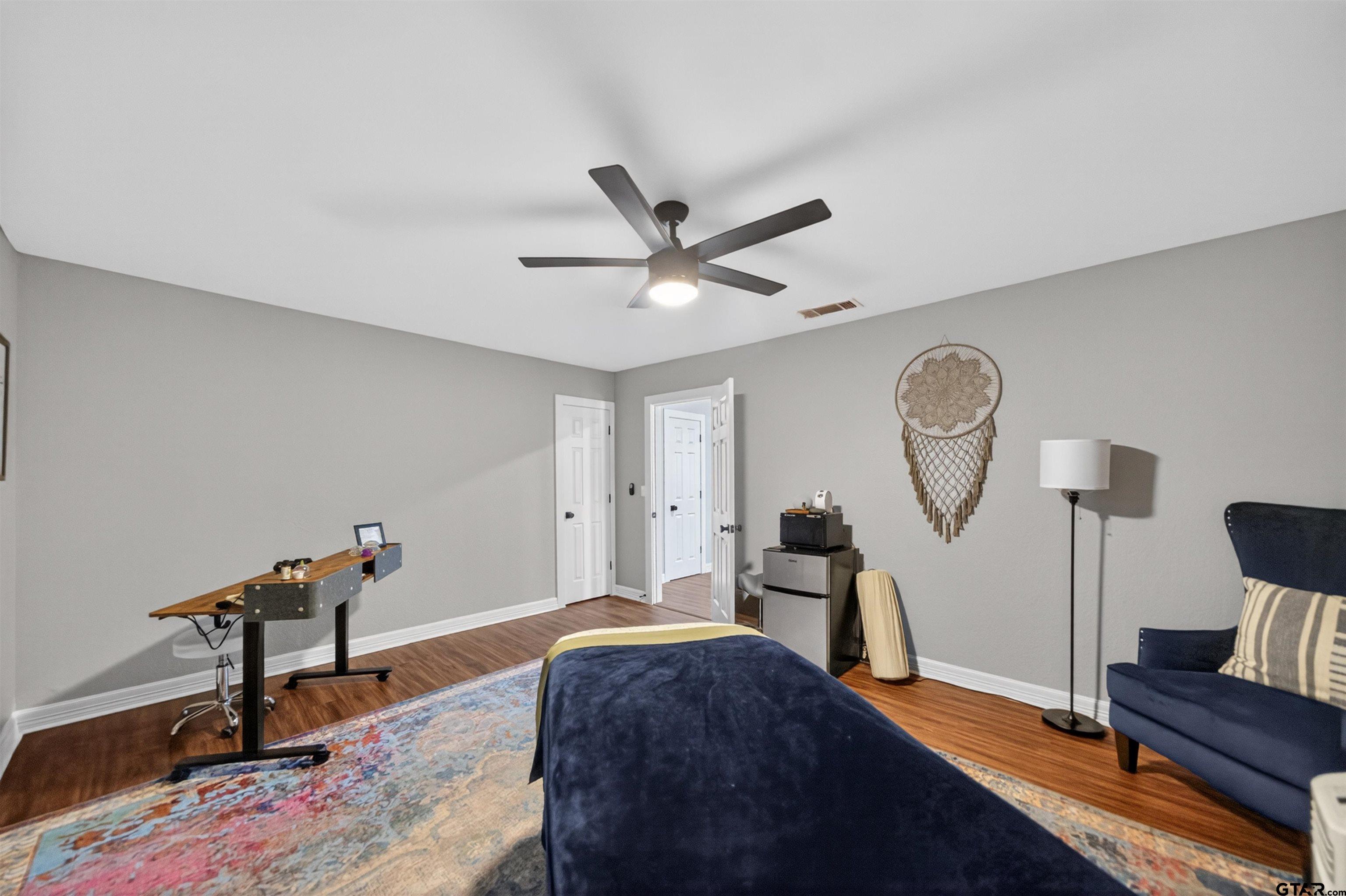 614 Colonial Dr