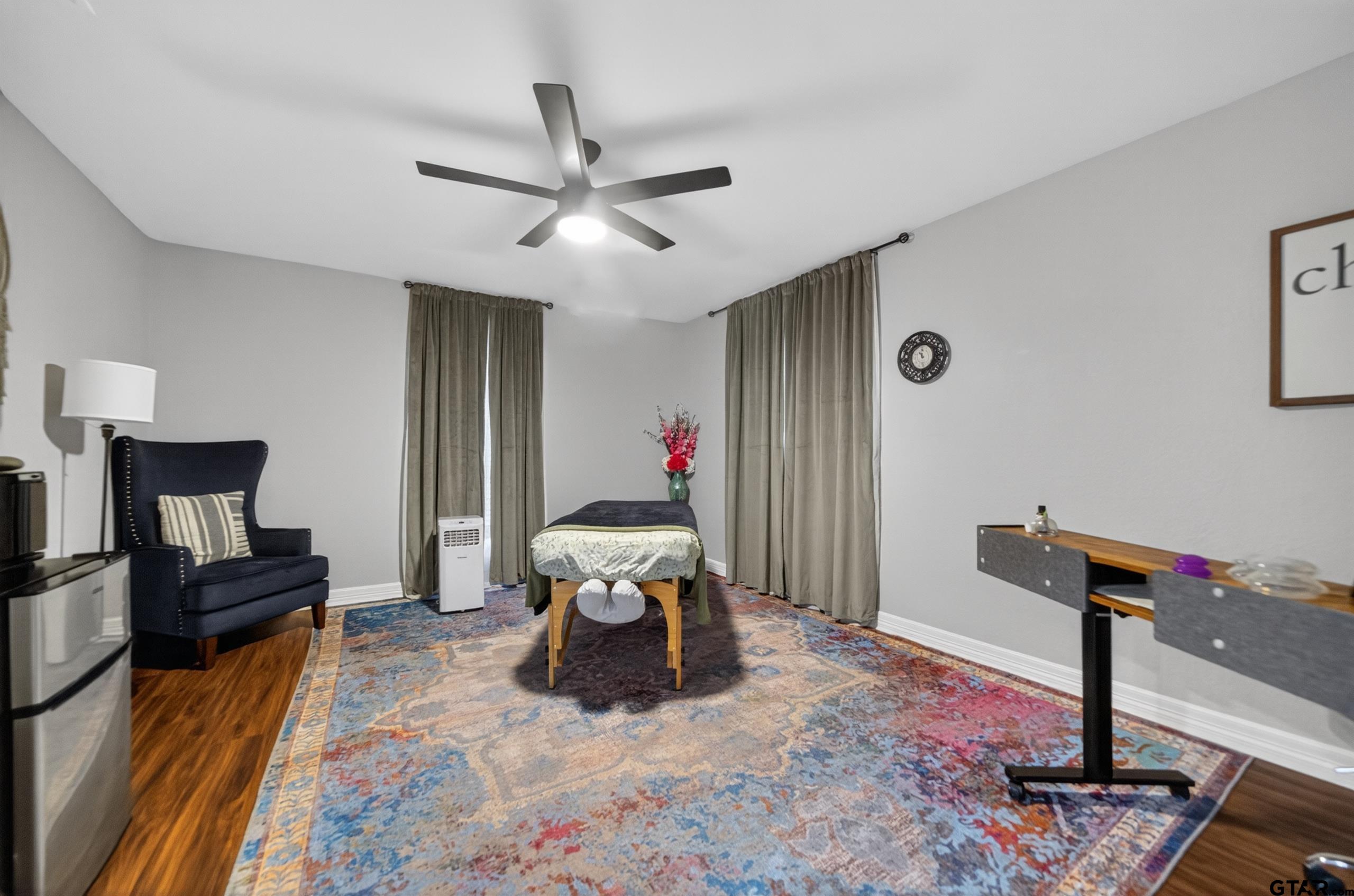 614 Colonial Dr