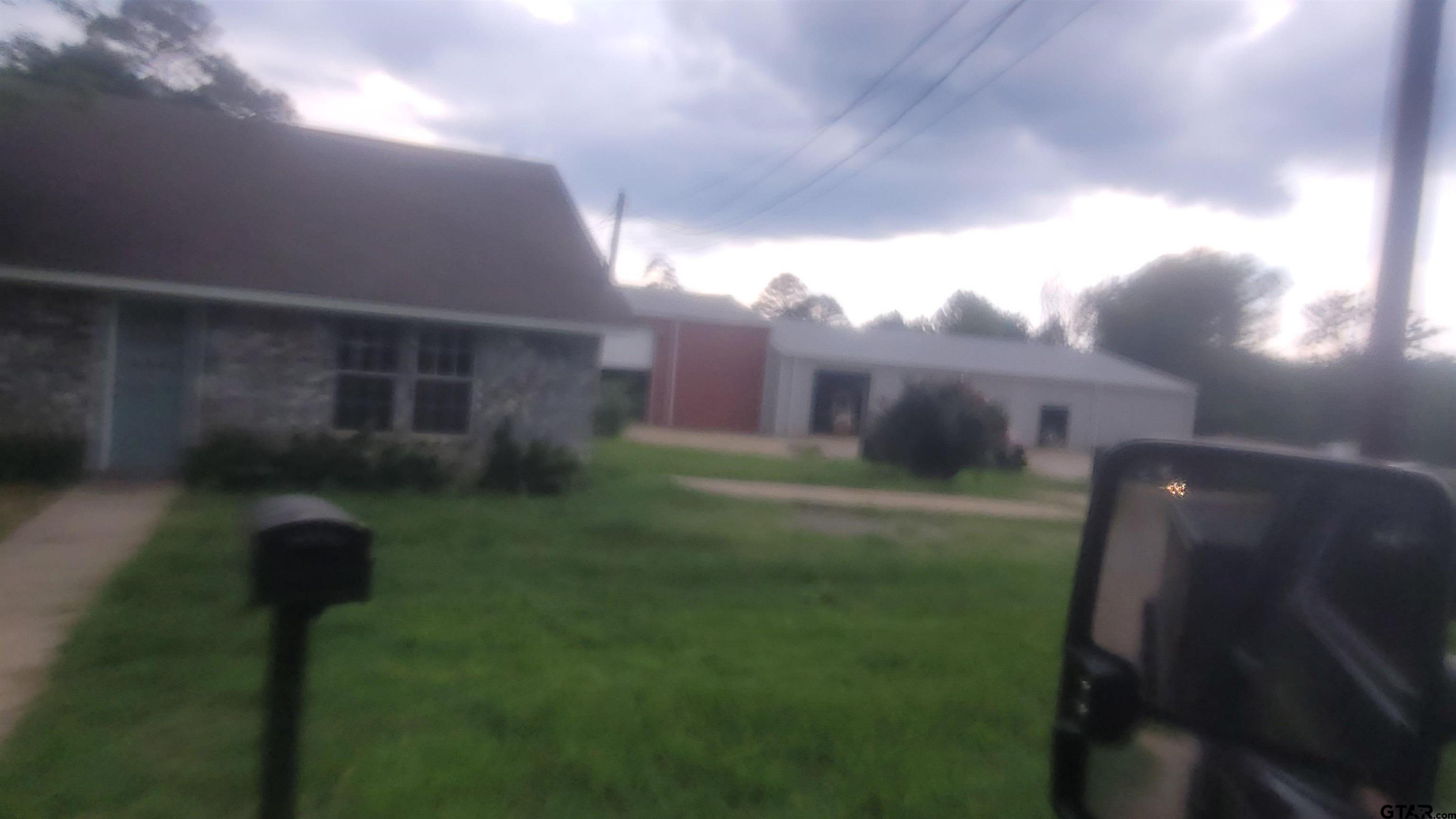 221 Lockerplant RD.