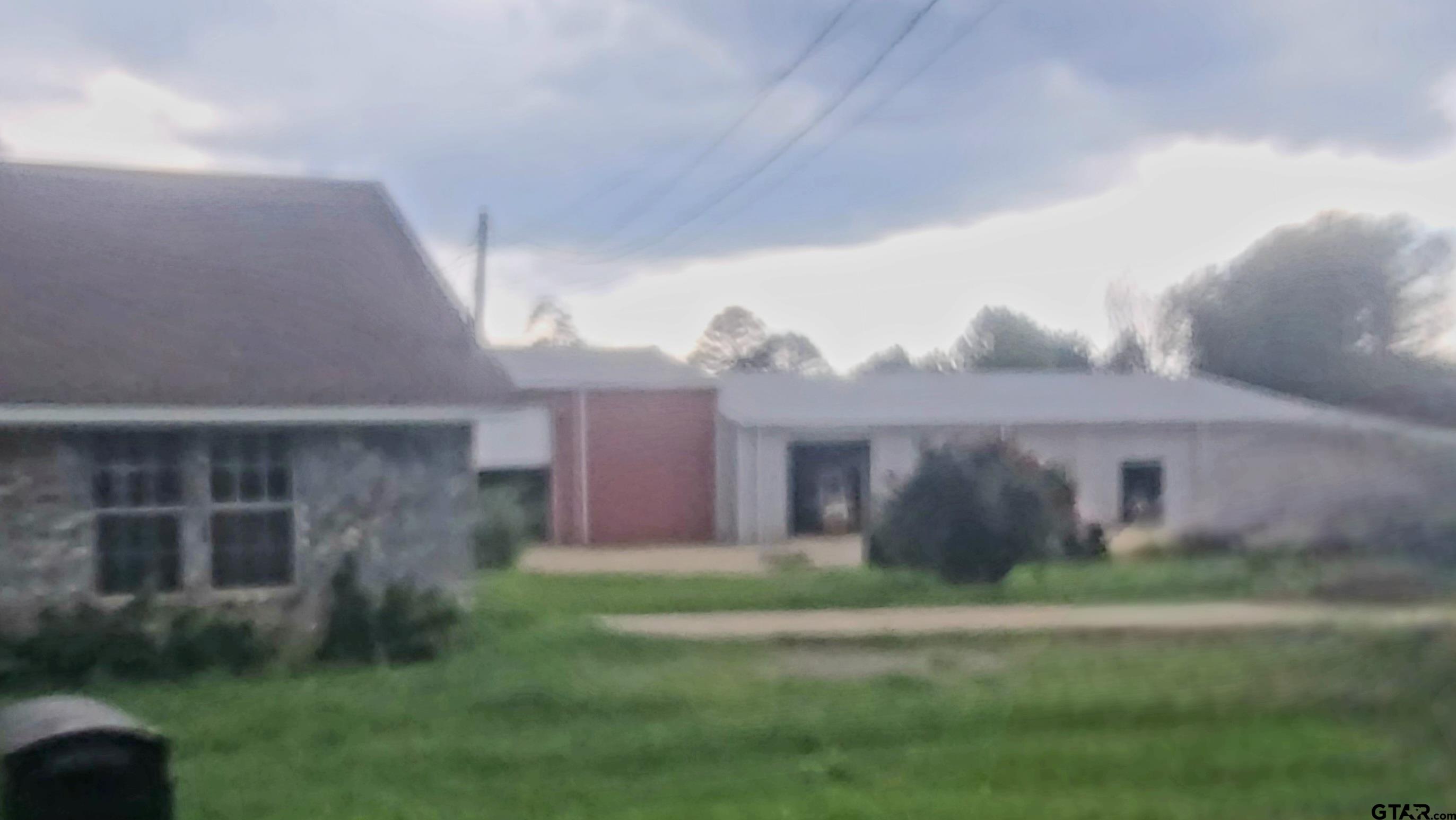 221 Lockerplant RD.