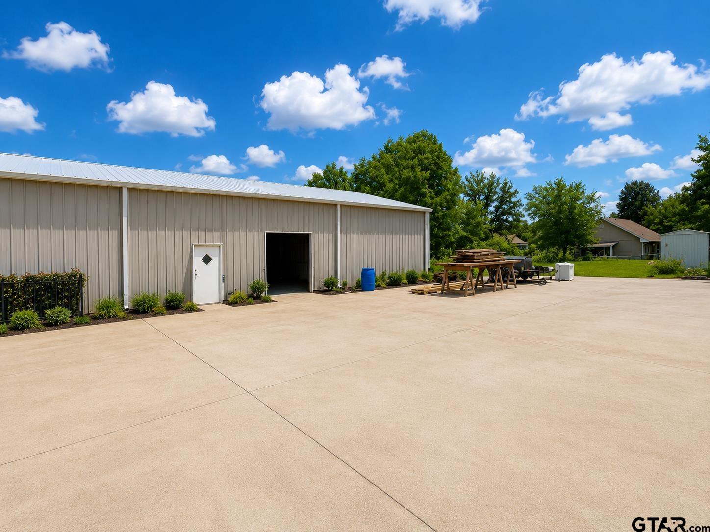 221 Lockerplant Rd
