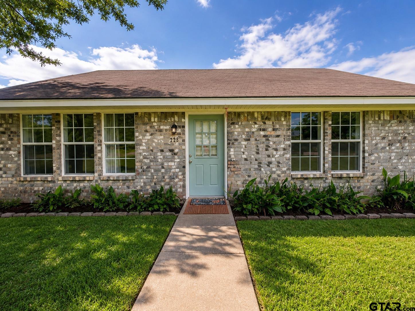 221 Lockerplant Rd