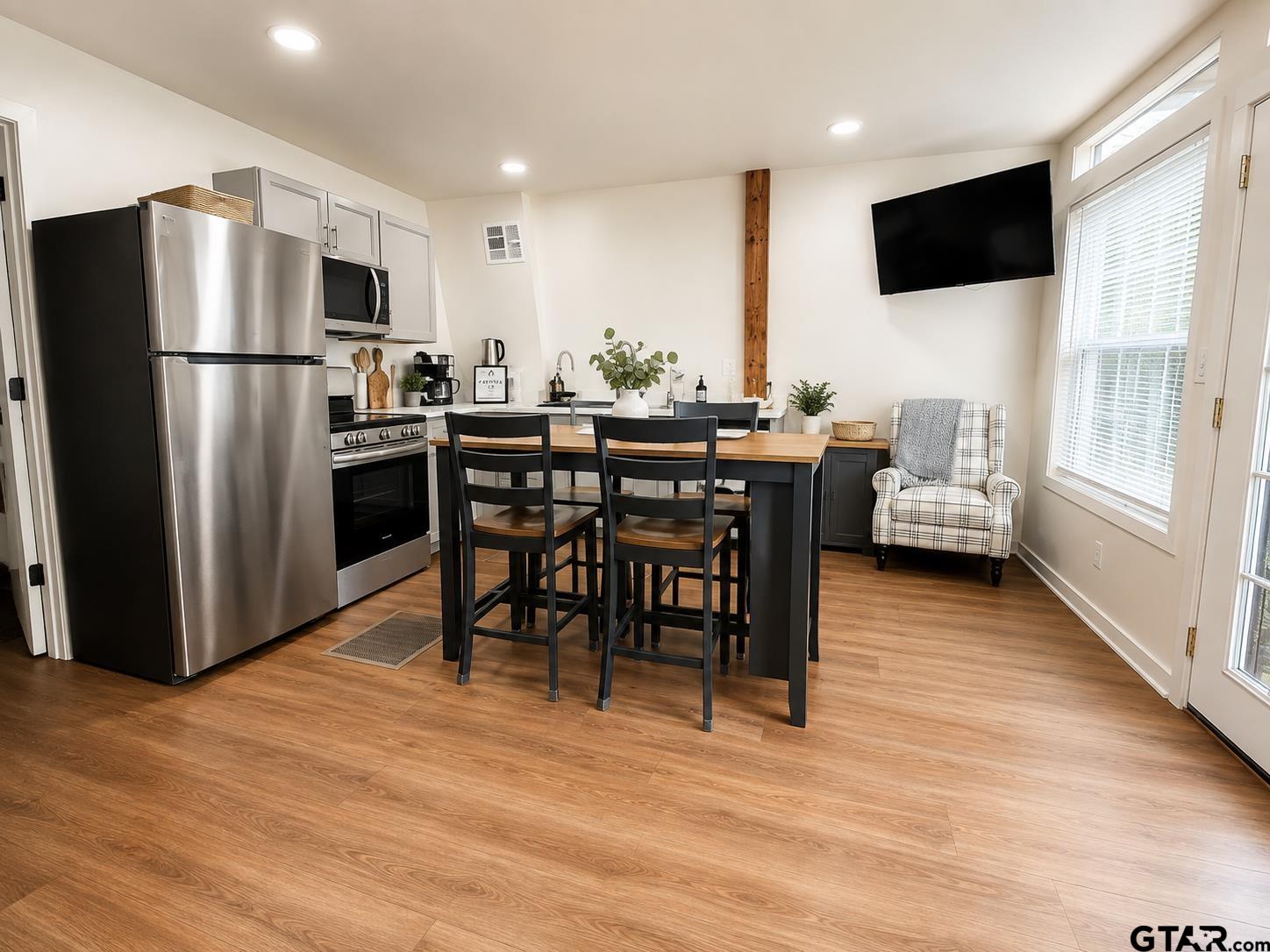 159 Private Road 7498