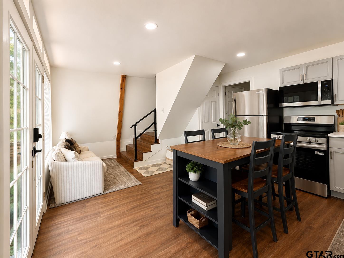 159 Private Road 7498