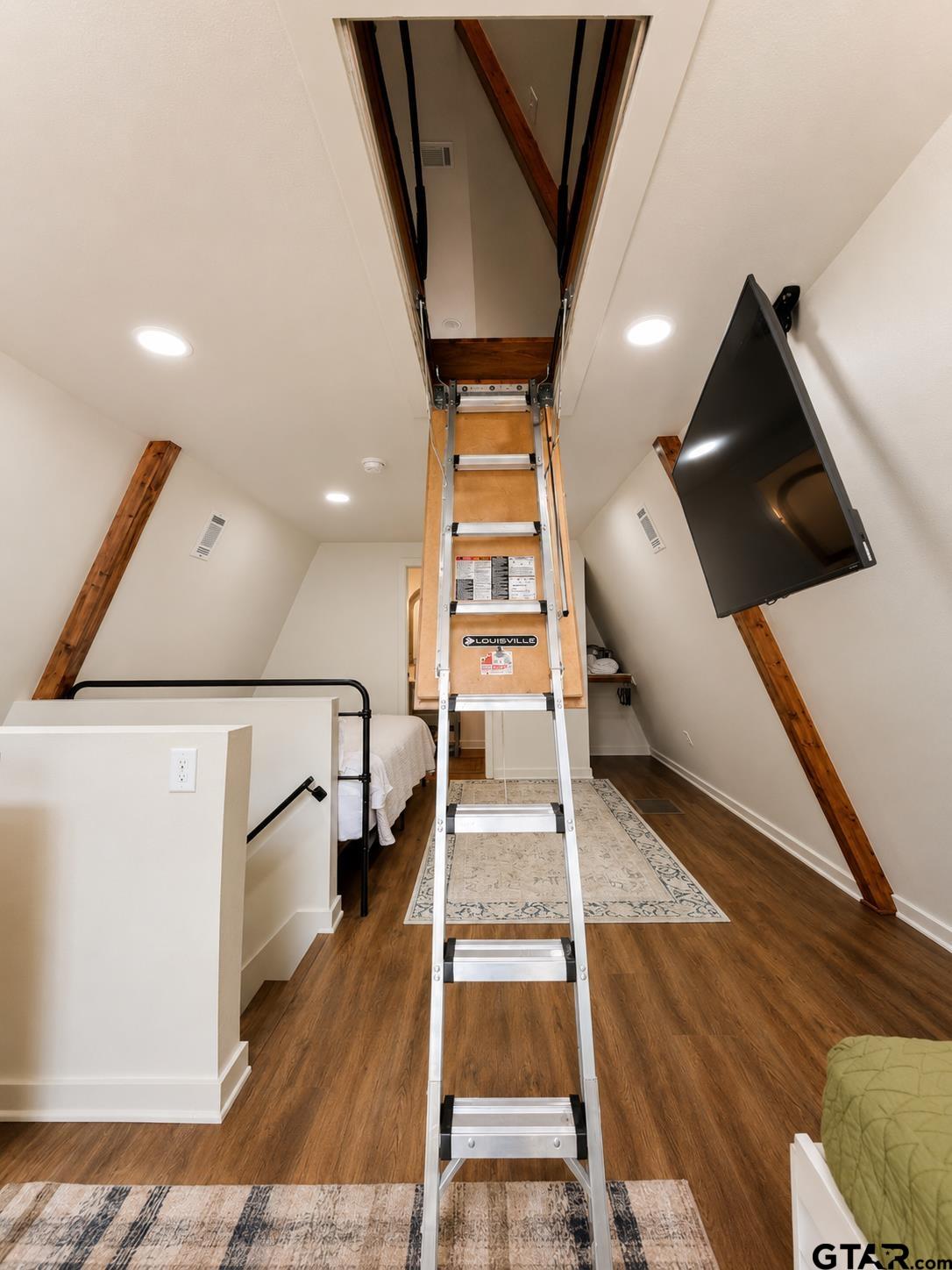159 Private Road 7498