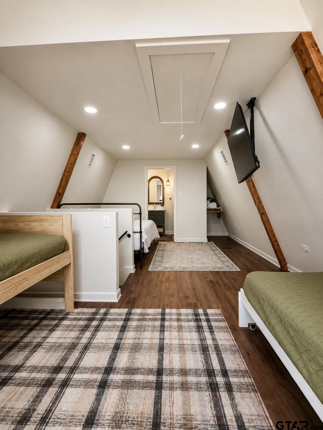159 Private Road 7498
