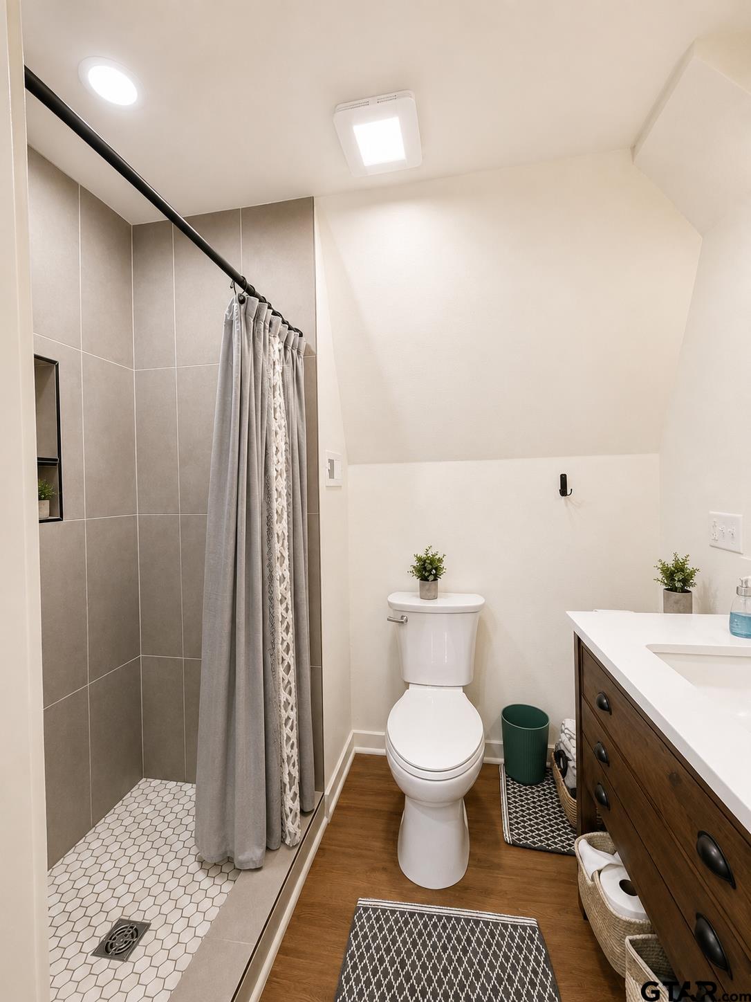 159 Private Road 7498