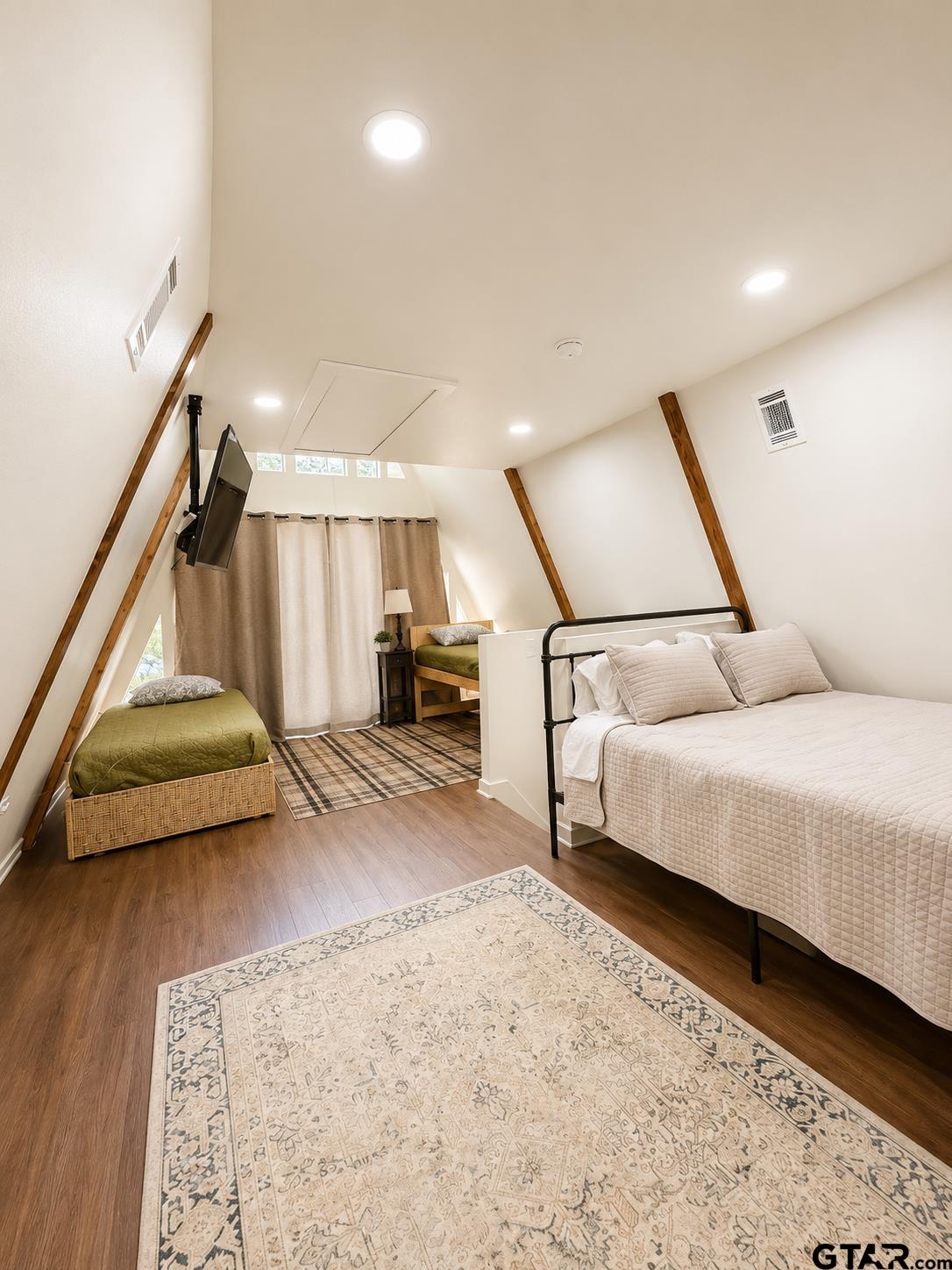 159 Private Road 7498