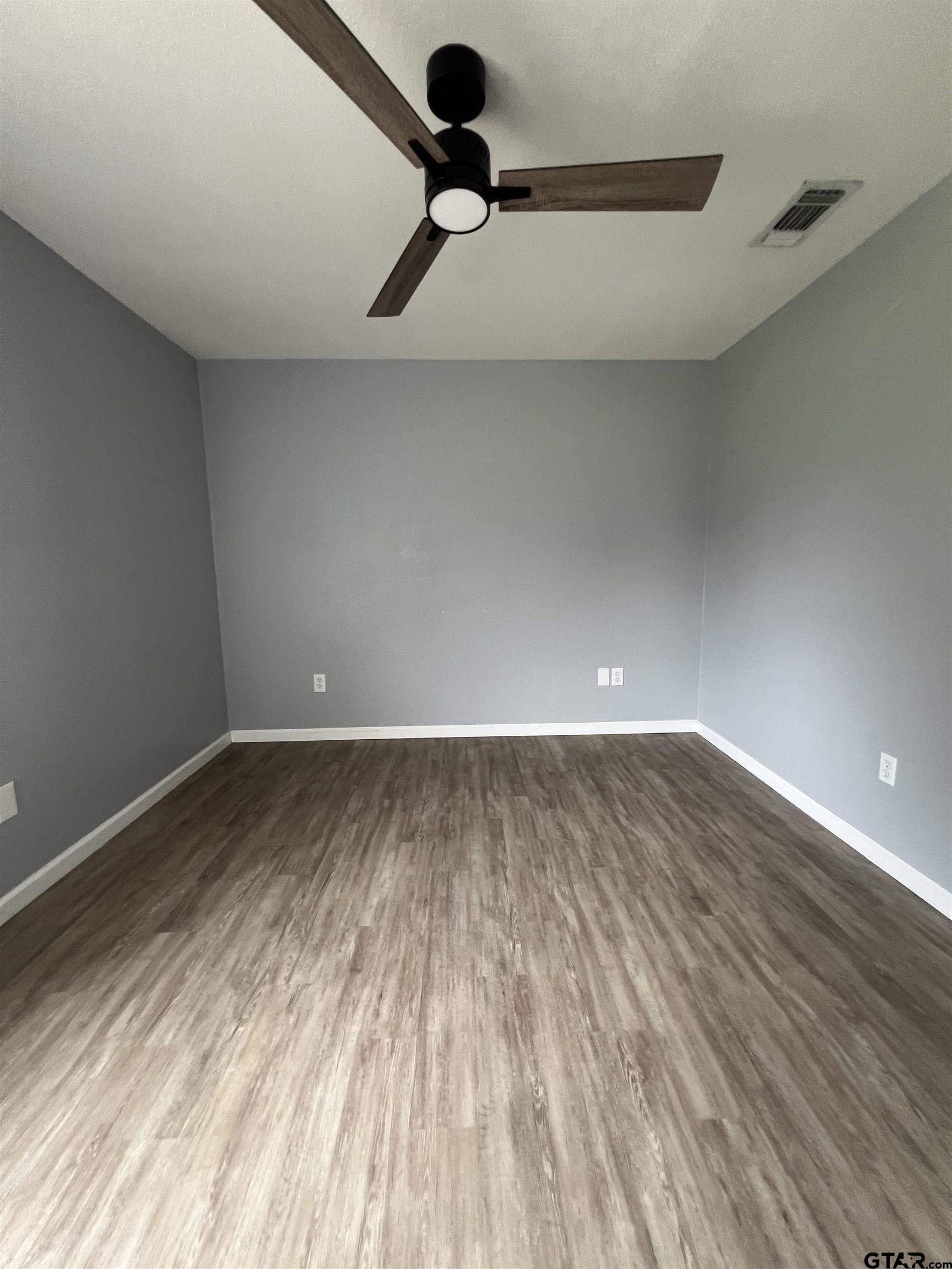 221 Lockerplant Rd.