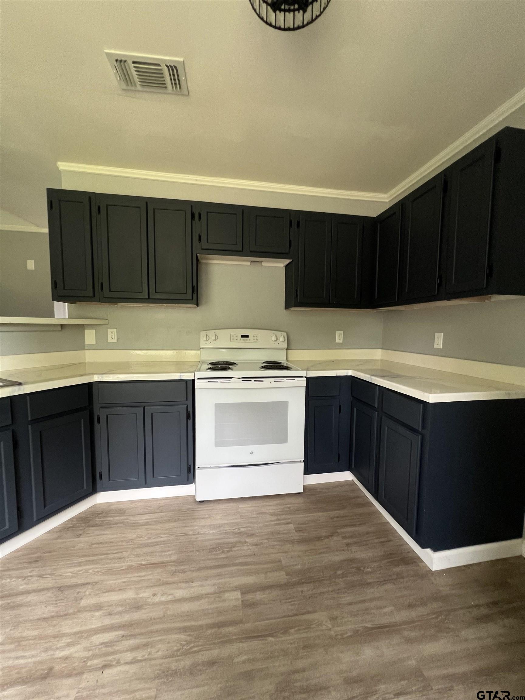 221 Lockerplant Rd.