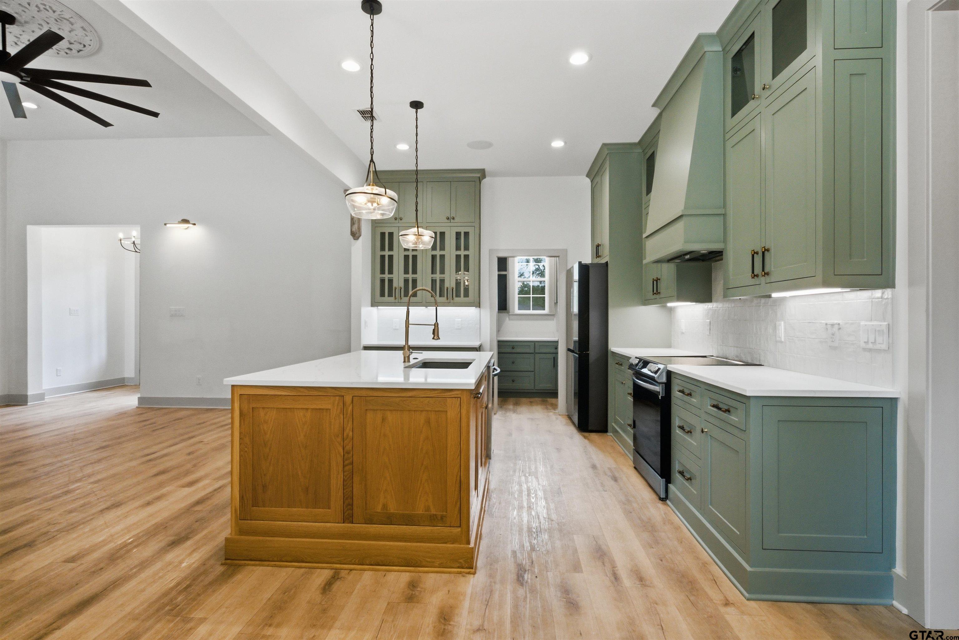 2110 Stanford