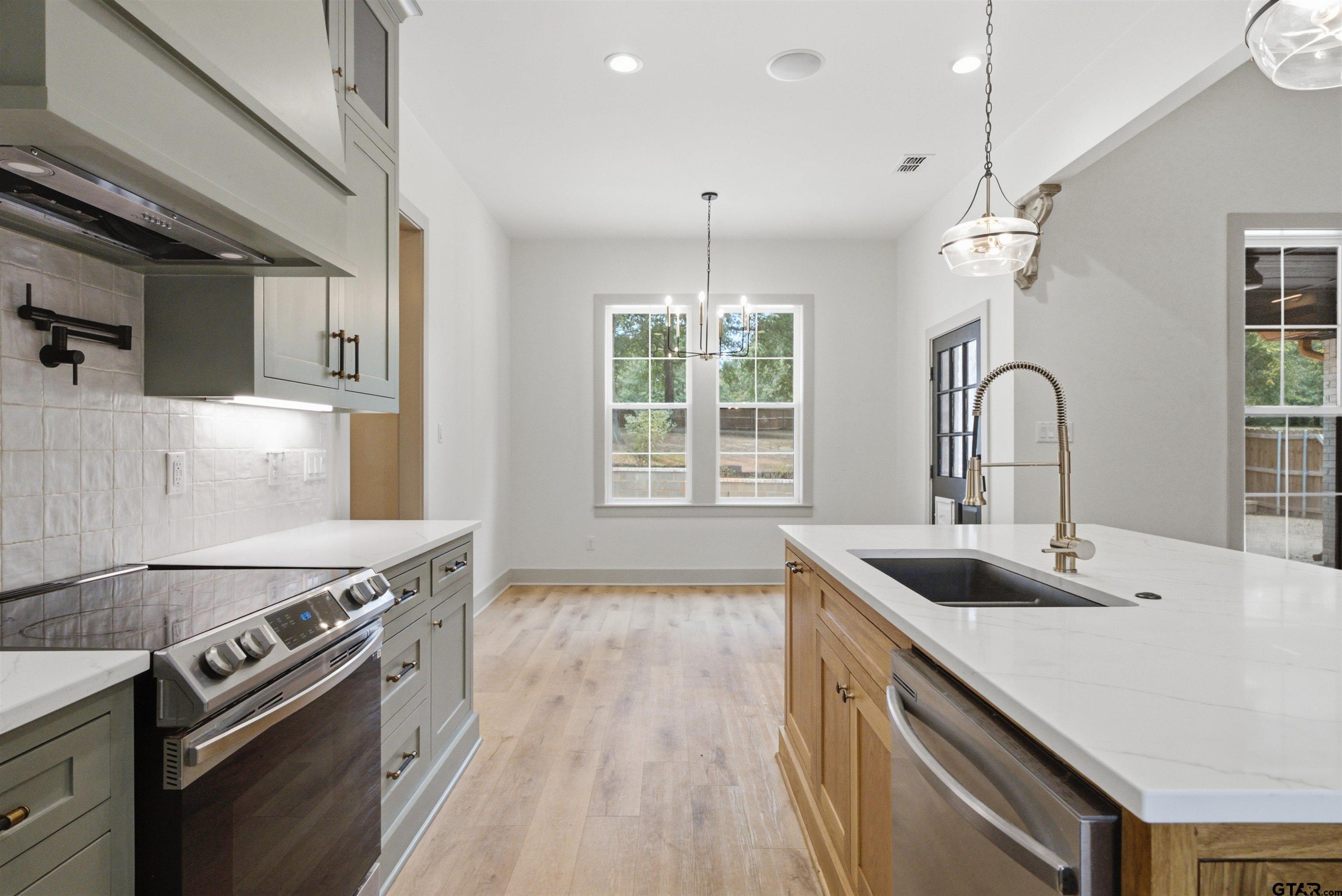 2110 Stanford