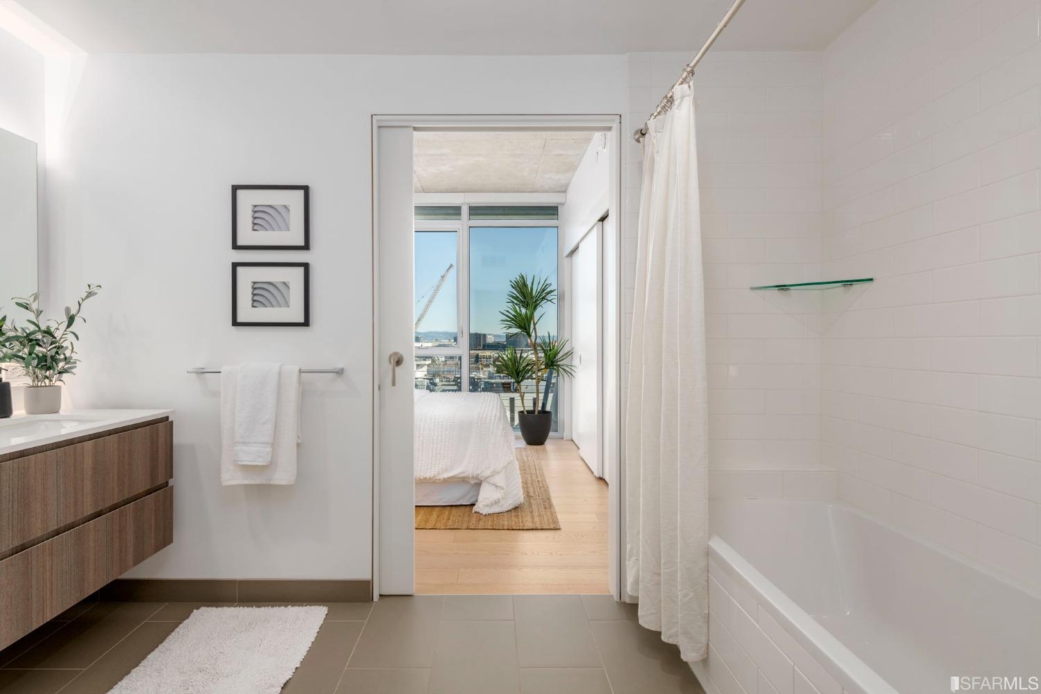 338 Potrero Avenue Unit: PH3