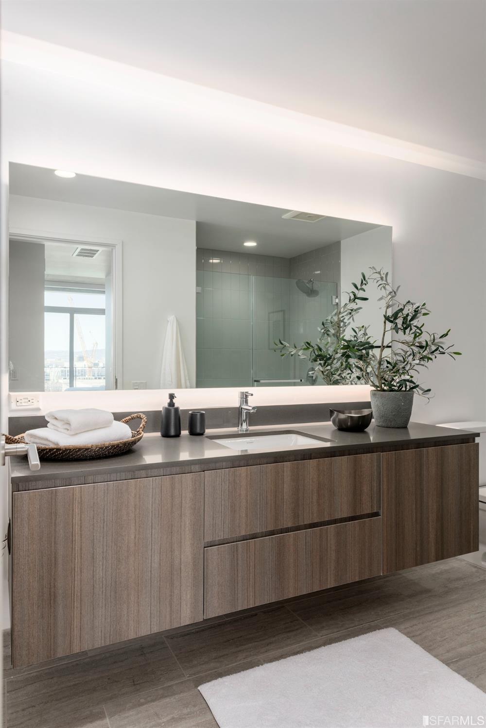 338 Potrero Avenue Unit: PH3