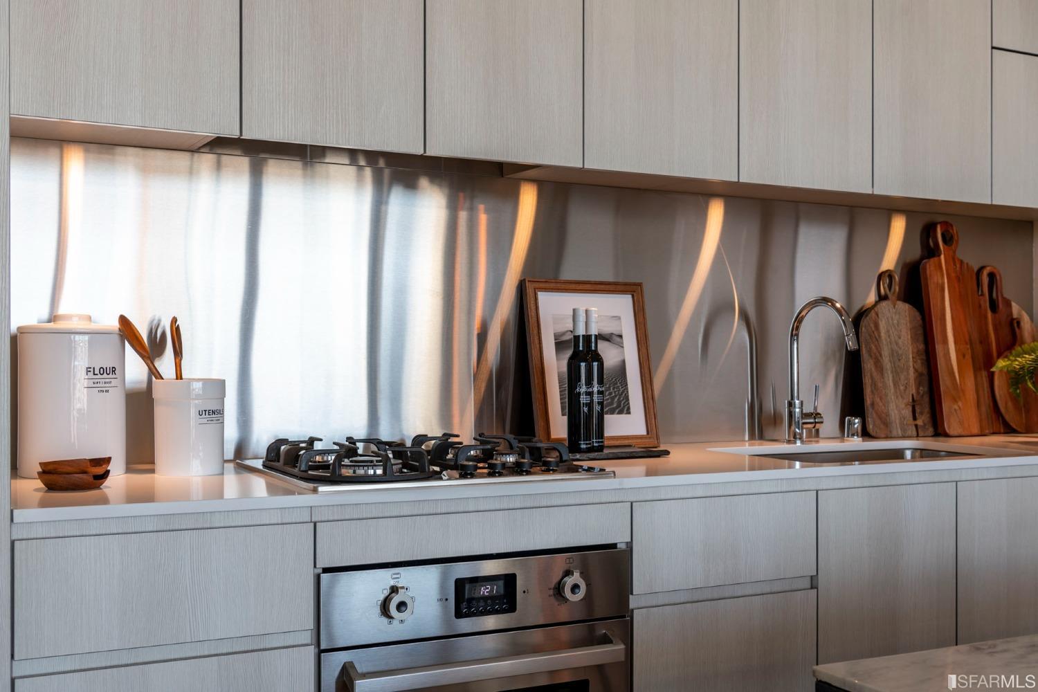 338 Potrero Avenue Unit: PH3