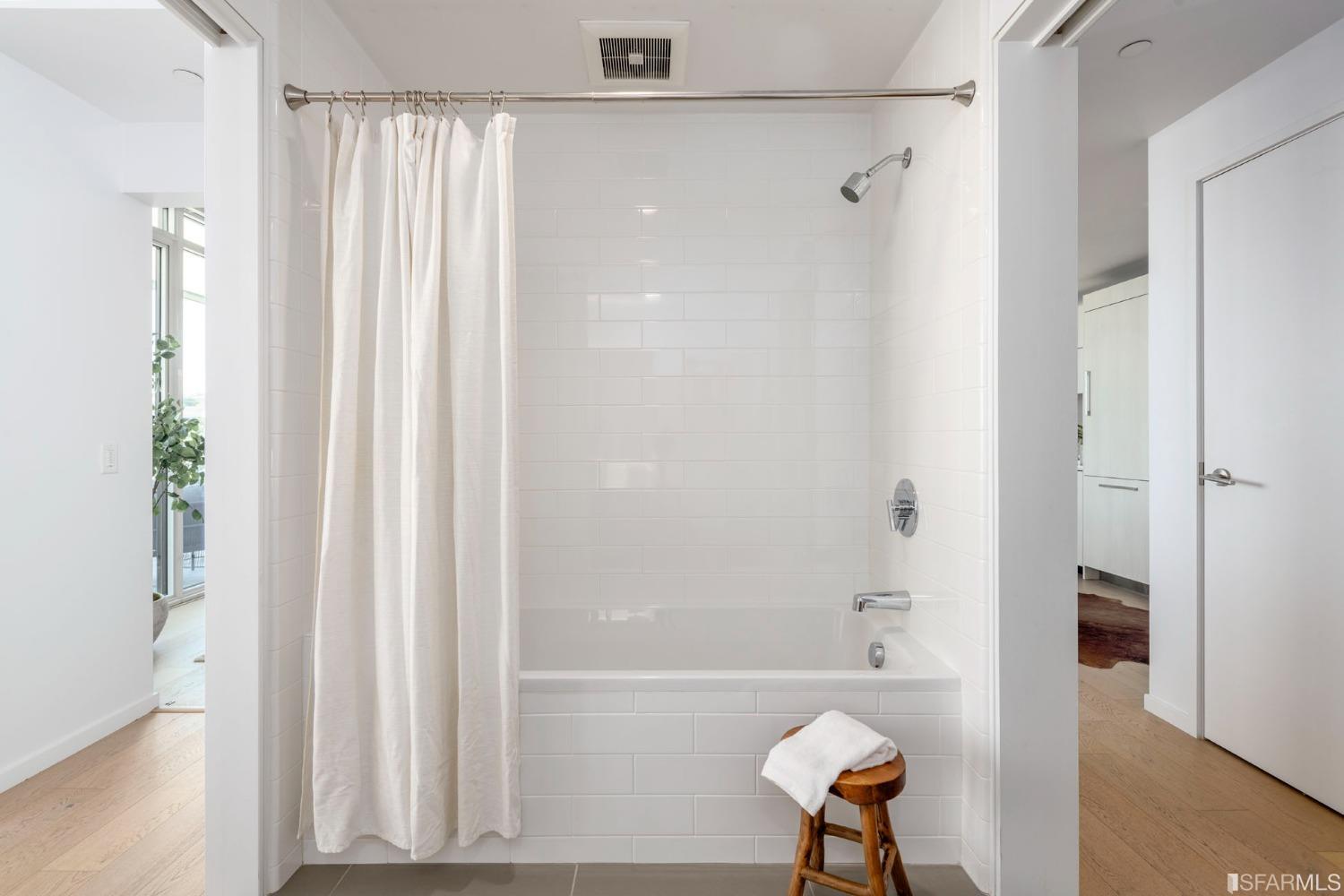 338 Potrero Avenue Unit: PH3