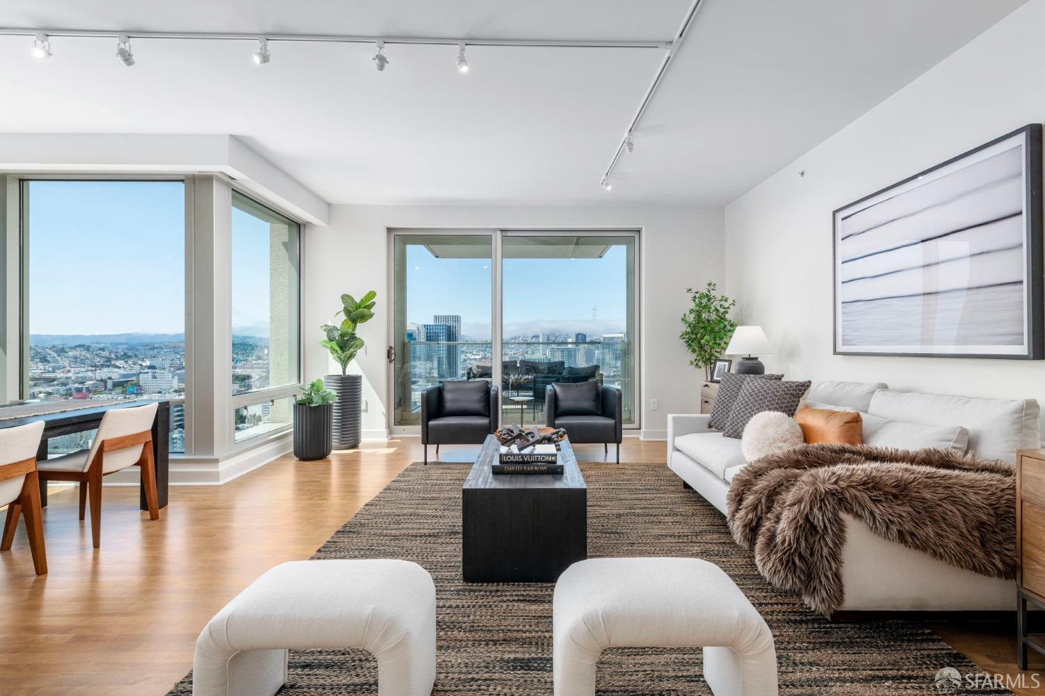 188 Minna Street Unit: 24D