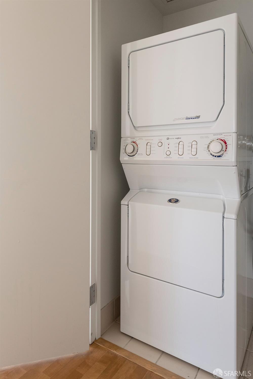 188 Minna Street Unit: 24D