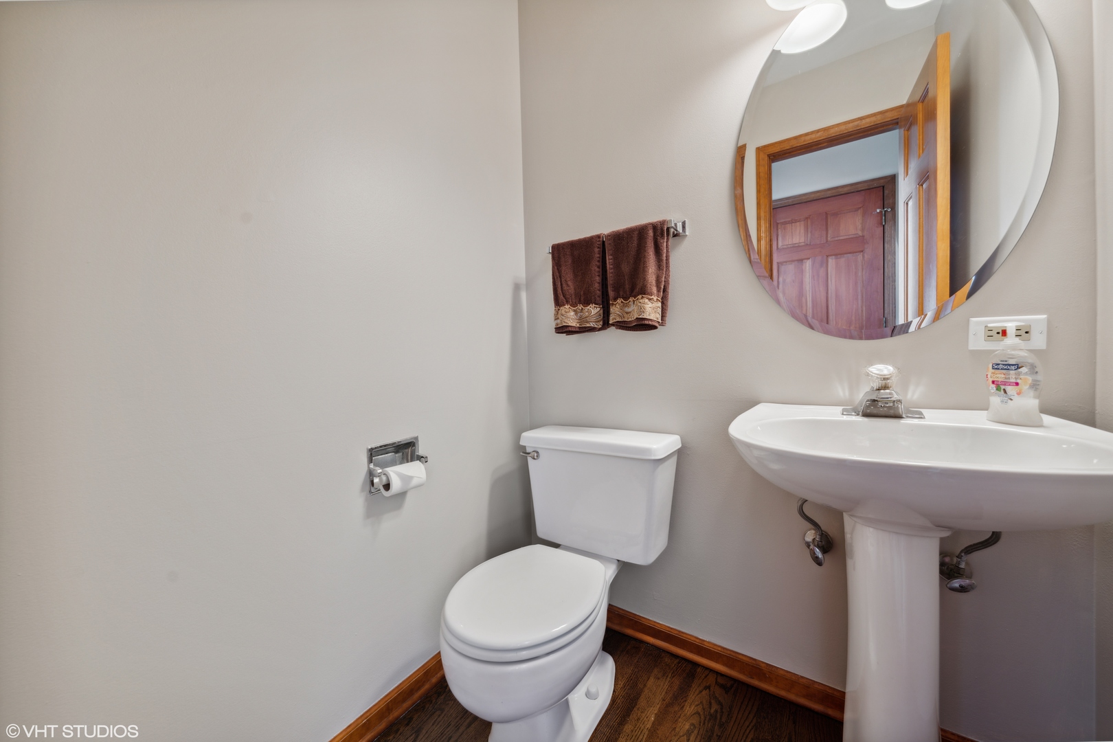 1712 Chalmette Court