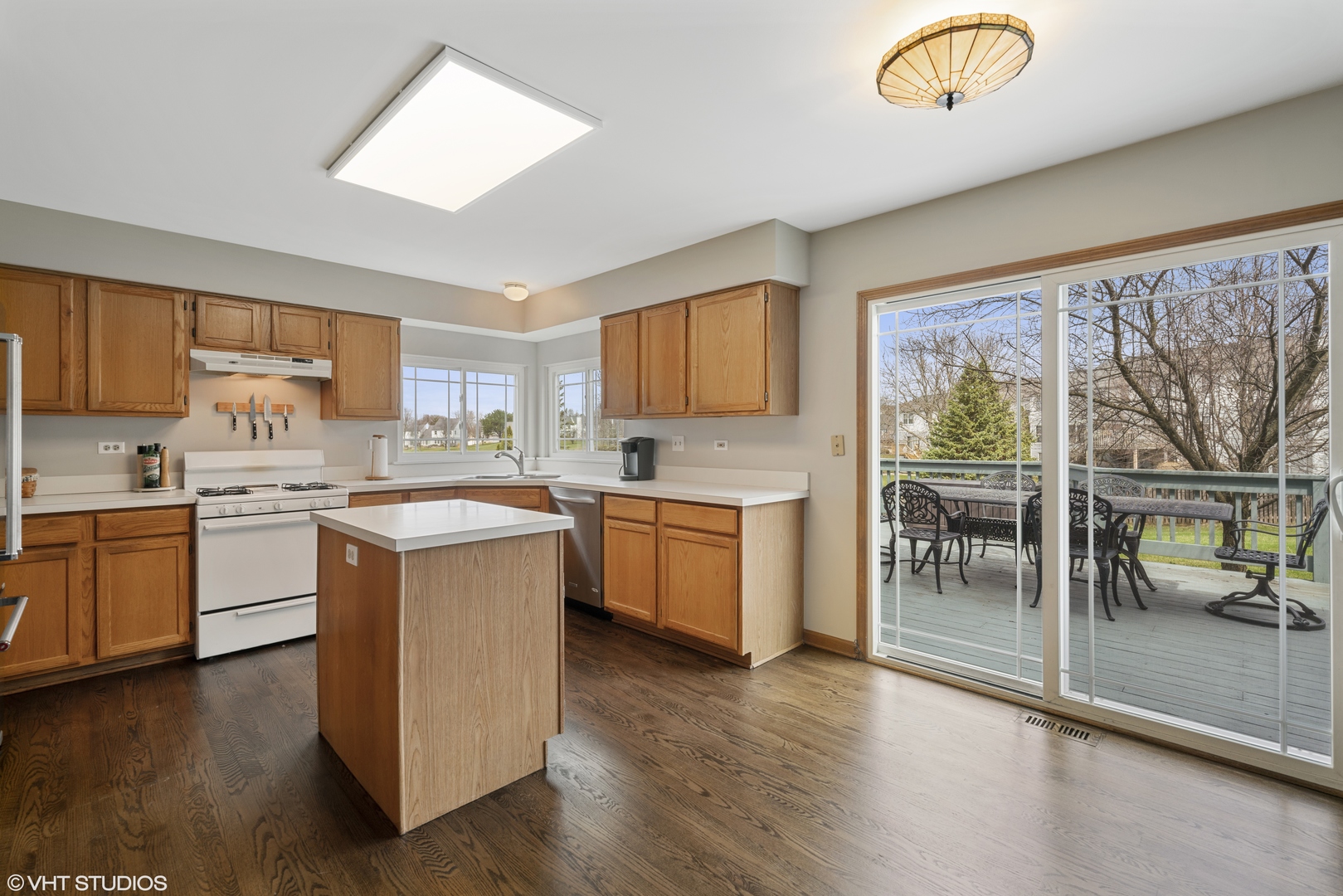 1712 Chalmette Court