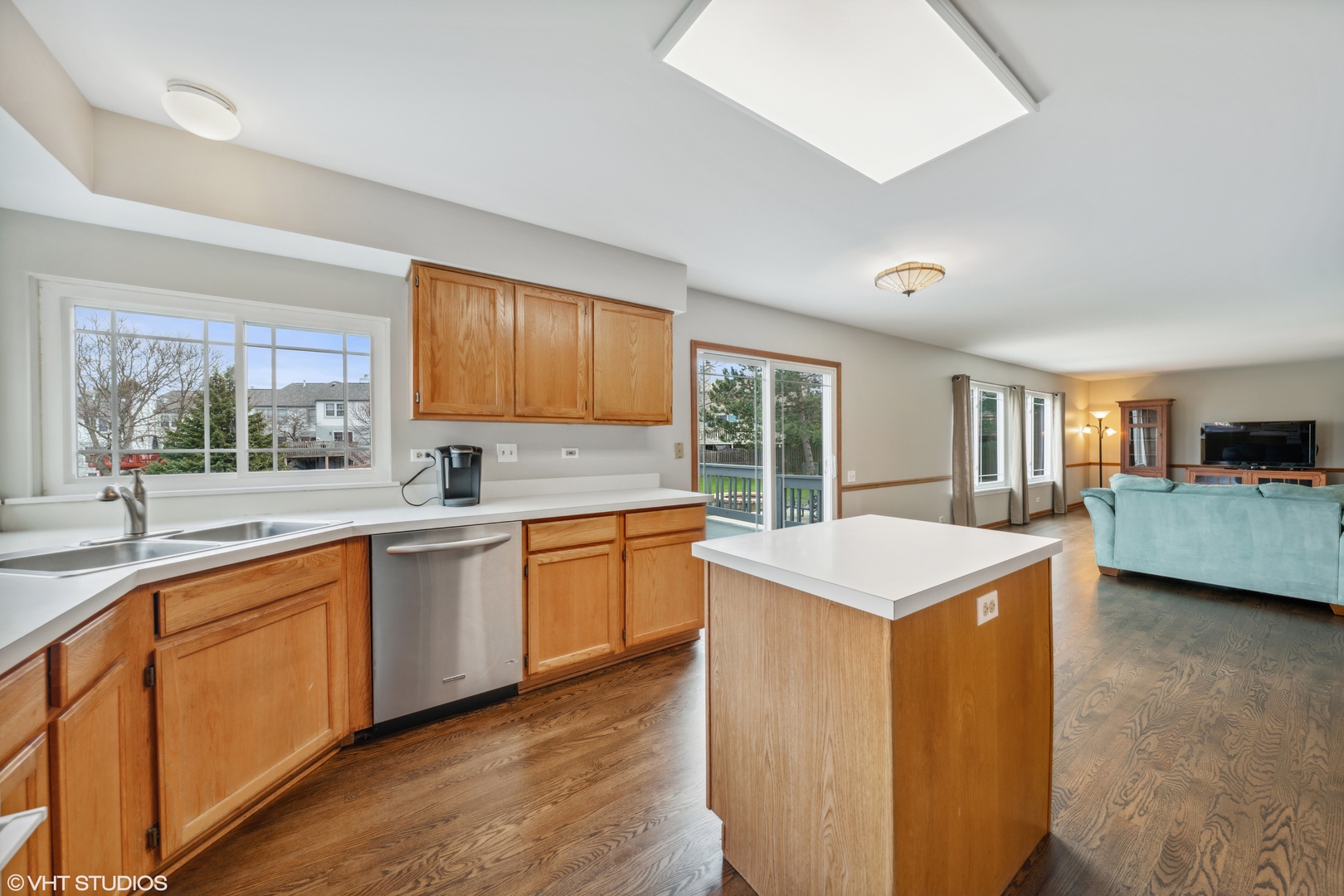 1712 Chalmette Court