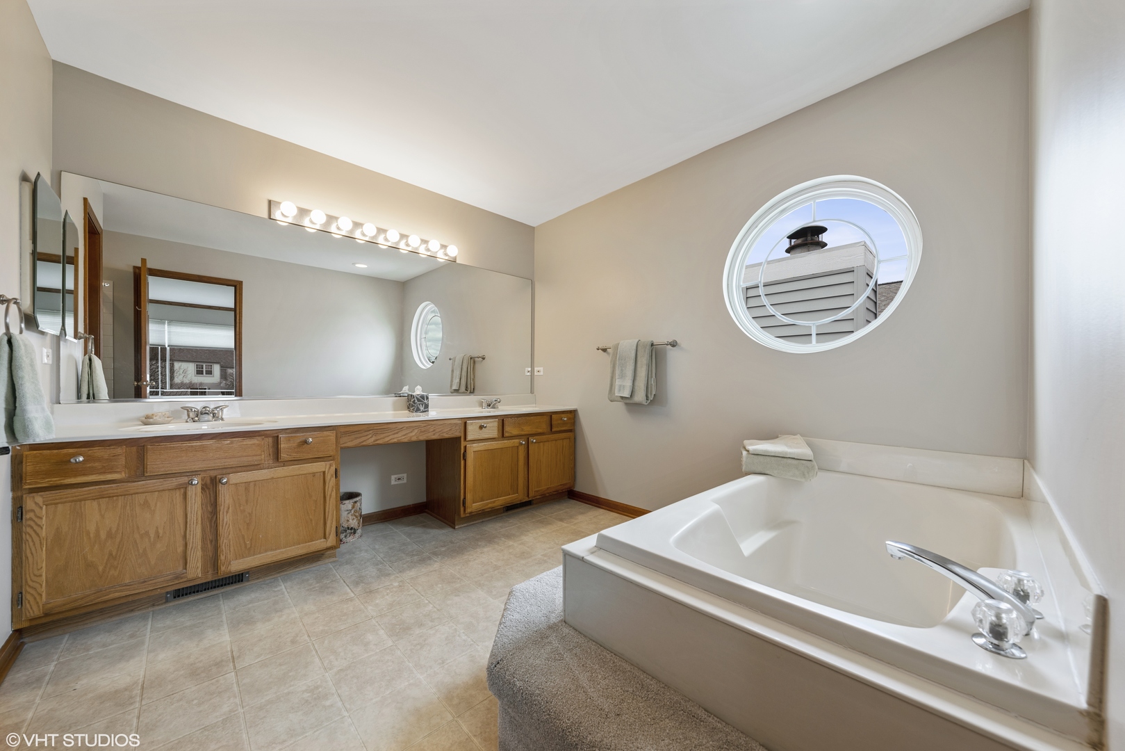 1712 Chalmette Court