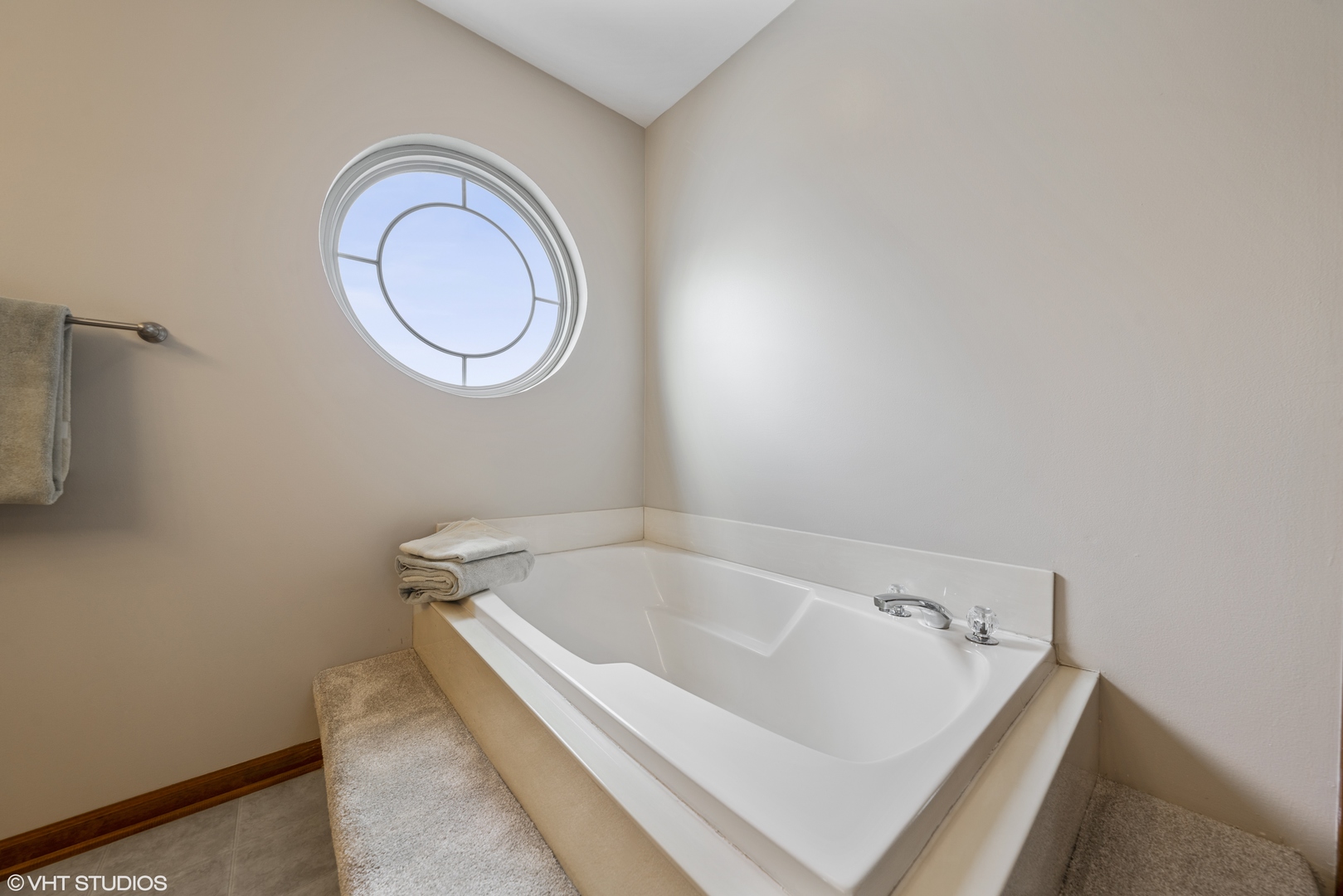 1712 Chalmette Court