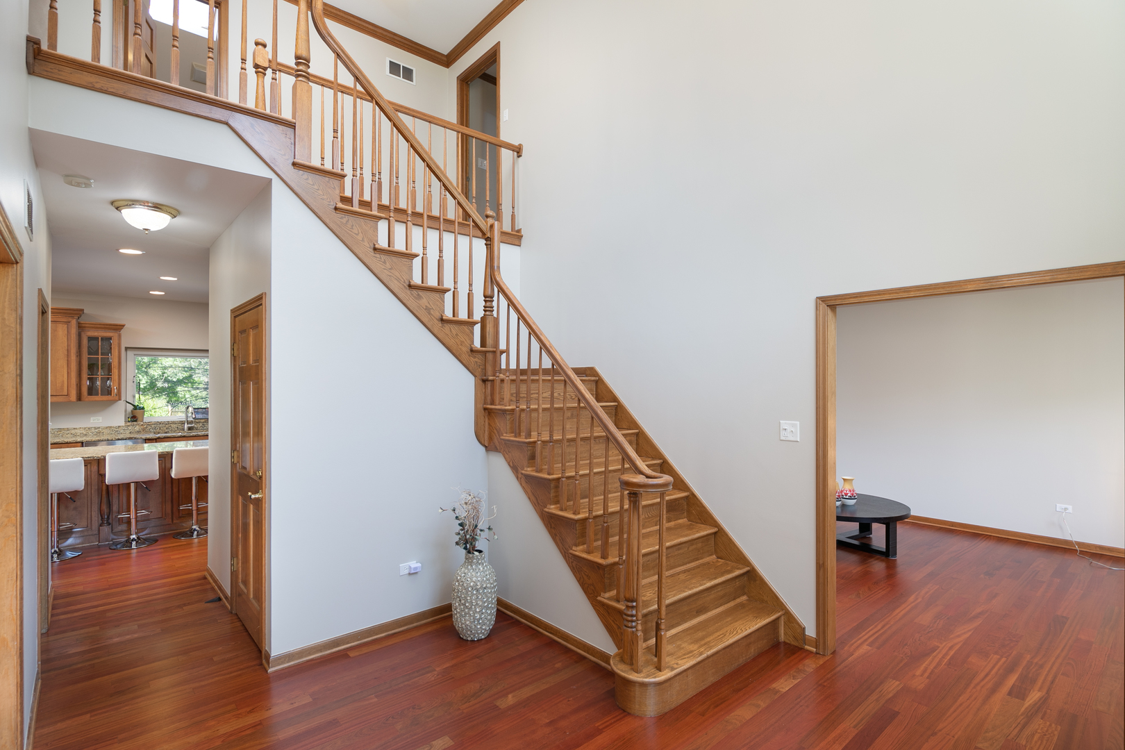 23W250 Hampton Circle