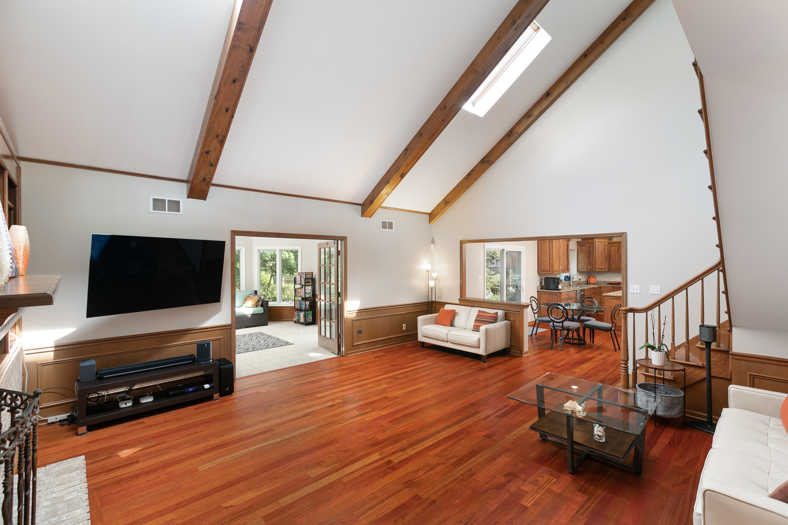 23W250 Hampton Circle