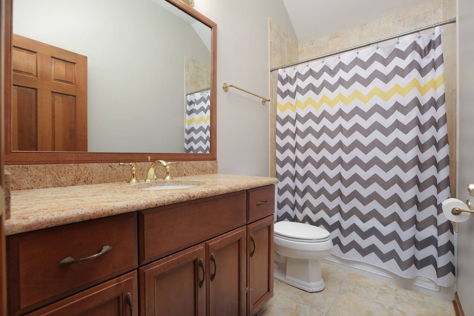 23W250 Hampton Circle